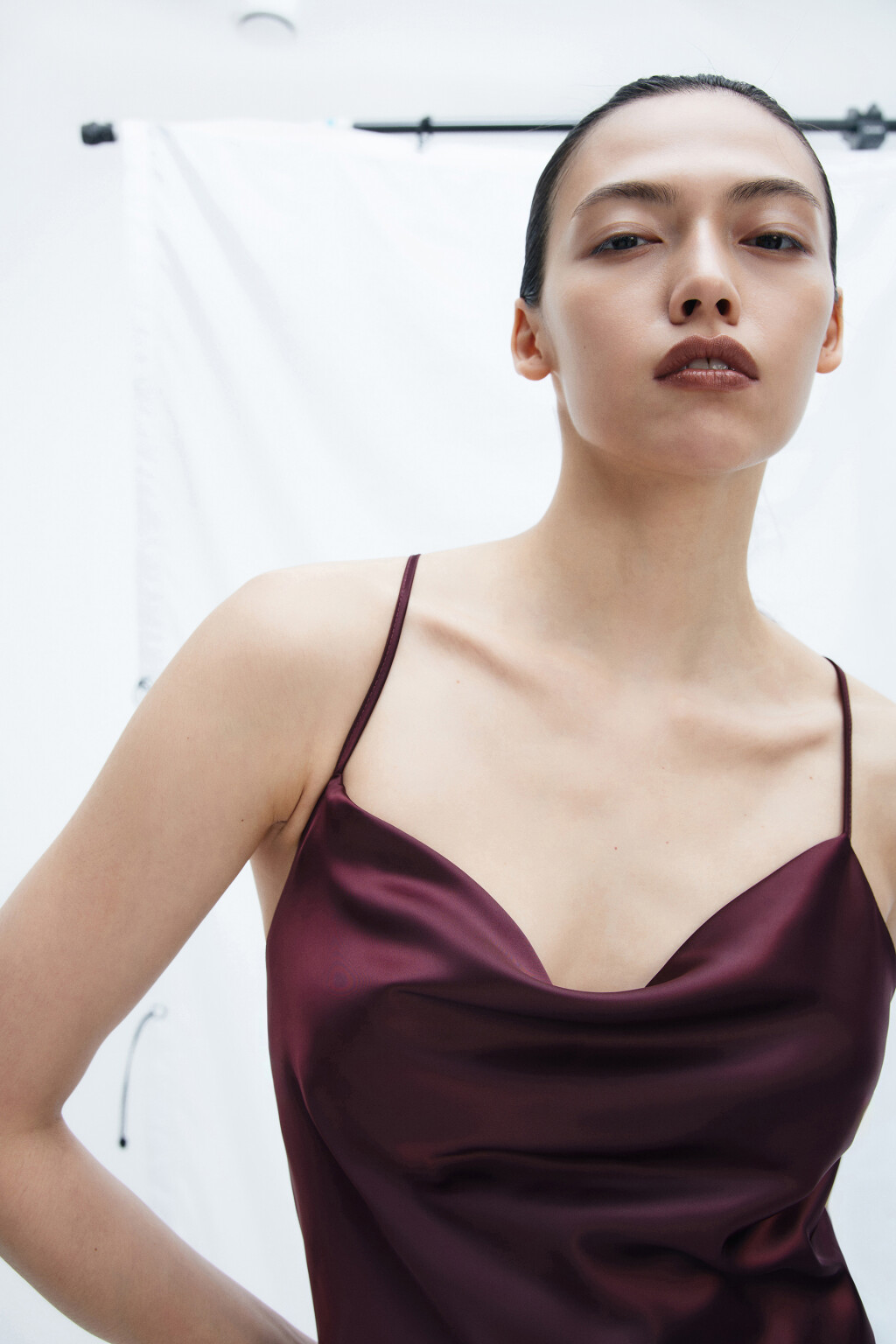 Платье-комбинация миди атласное - цвет красный - 6