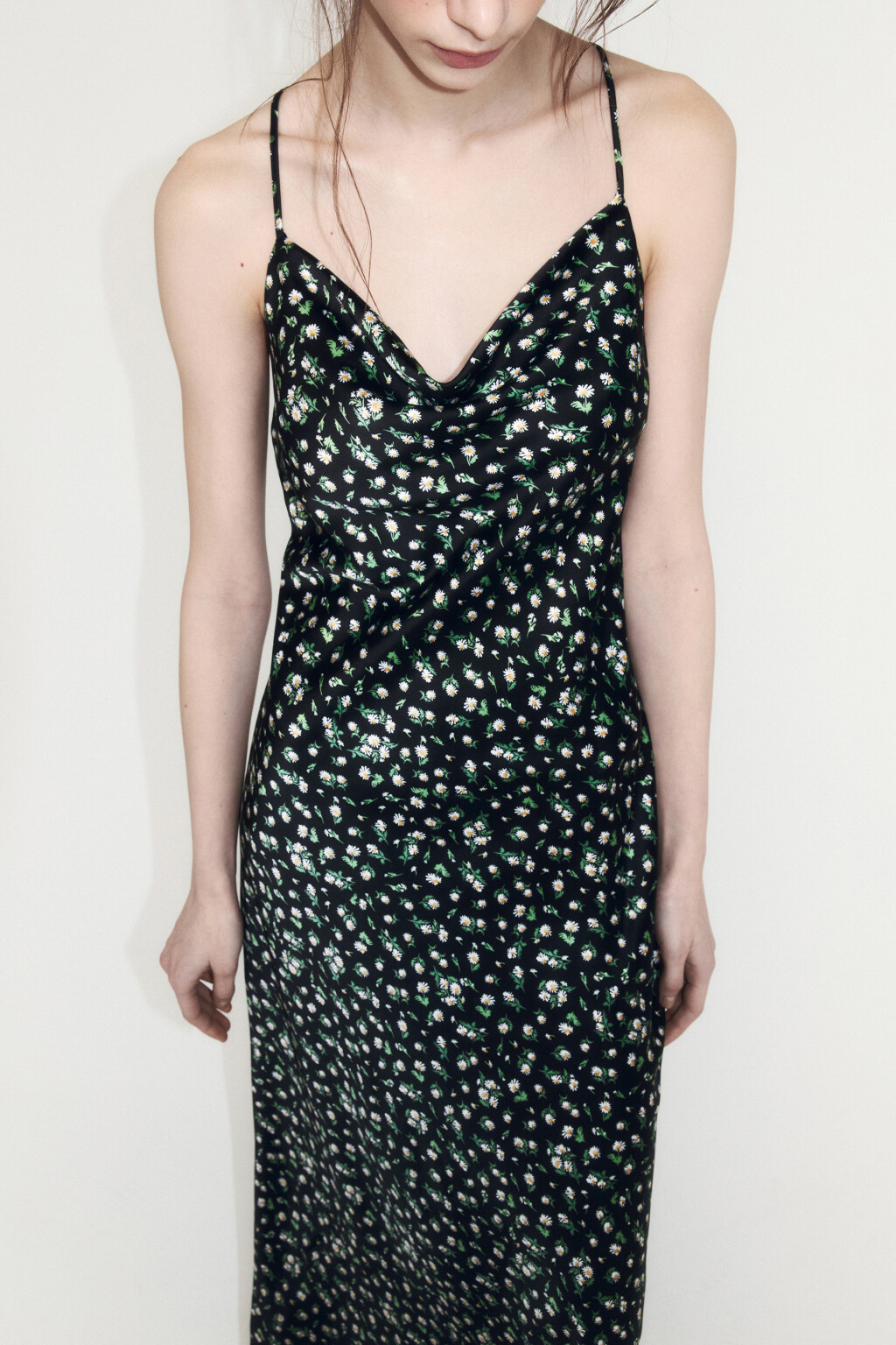 Платье-комбинация миди с цветочным принтом - цвет черный - 5