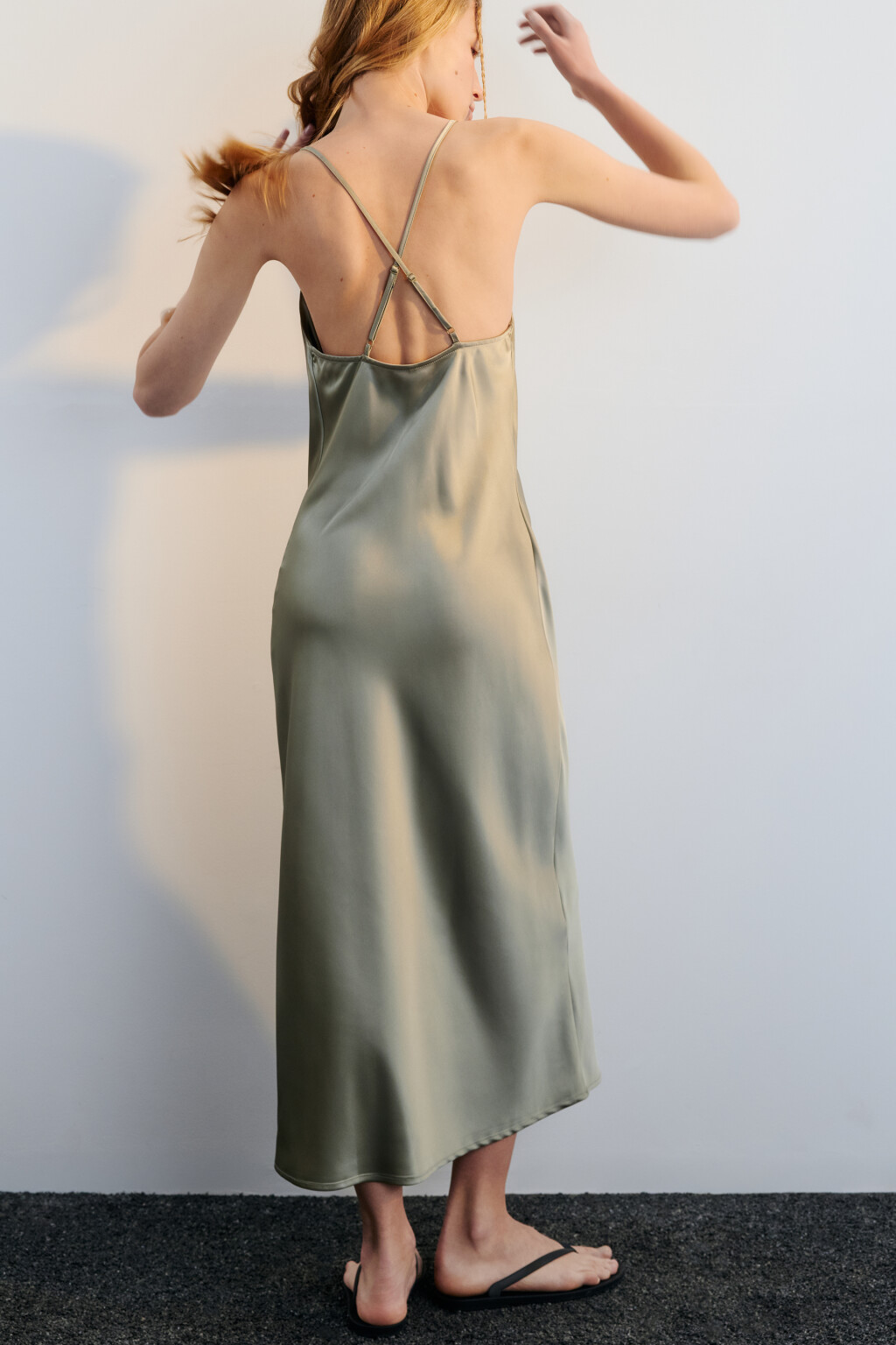 Платье-комбинация миди атласное - цвет зеленый - 2