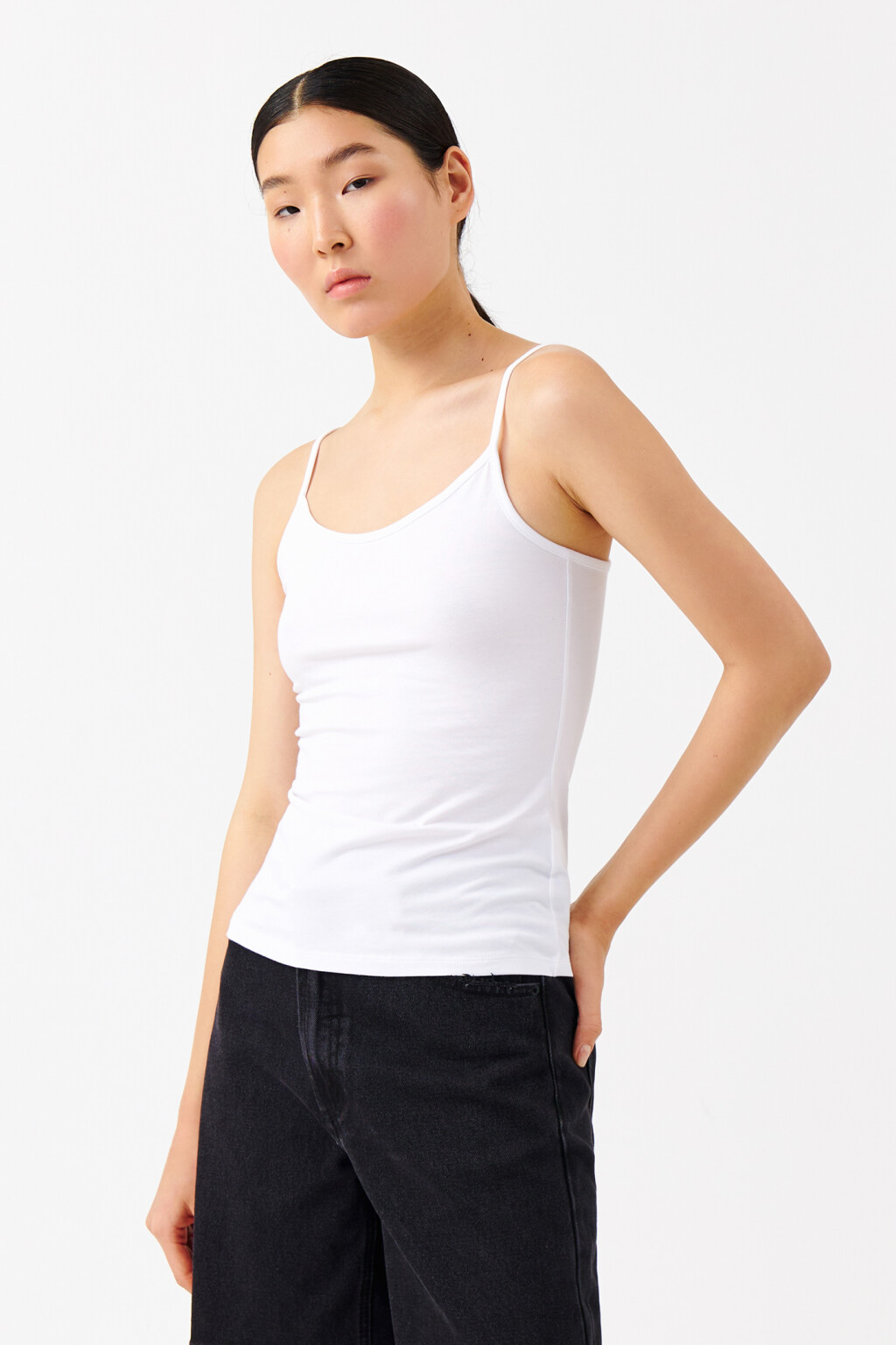 Топ-майка MEGAN базовый на тонких бретелях - цвет белый - 2