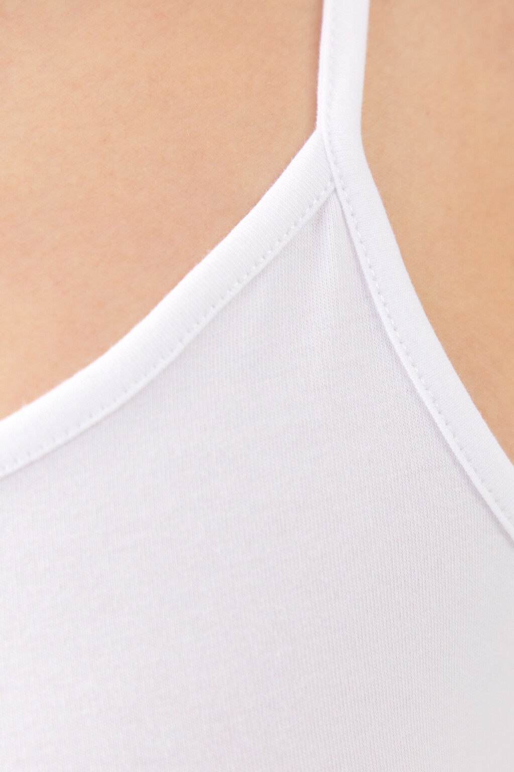 Топ-майка MEGAN базовый на тонких бретелях - цвет белый - 6