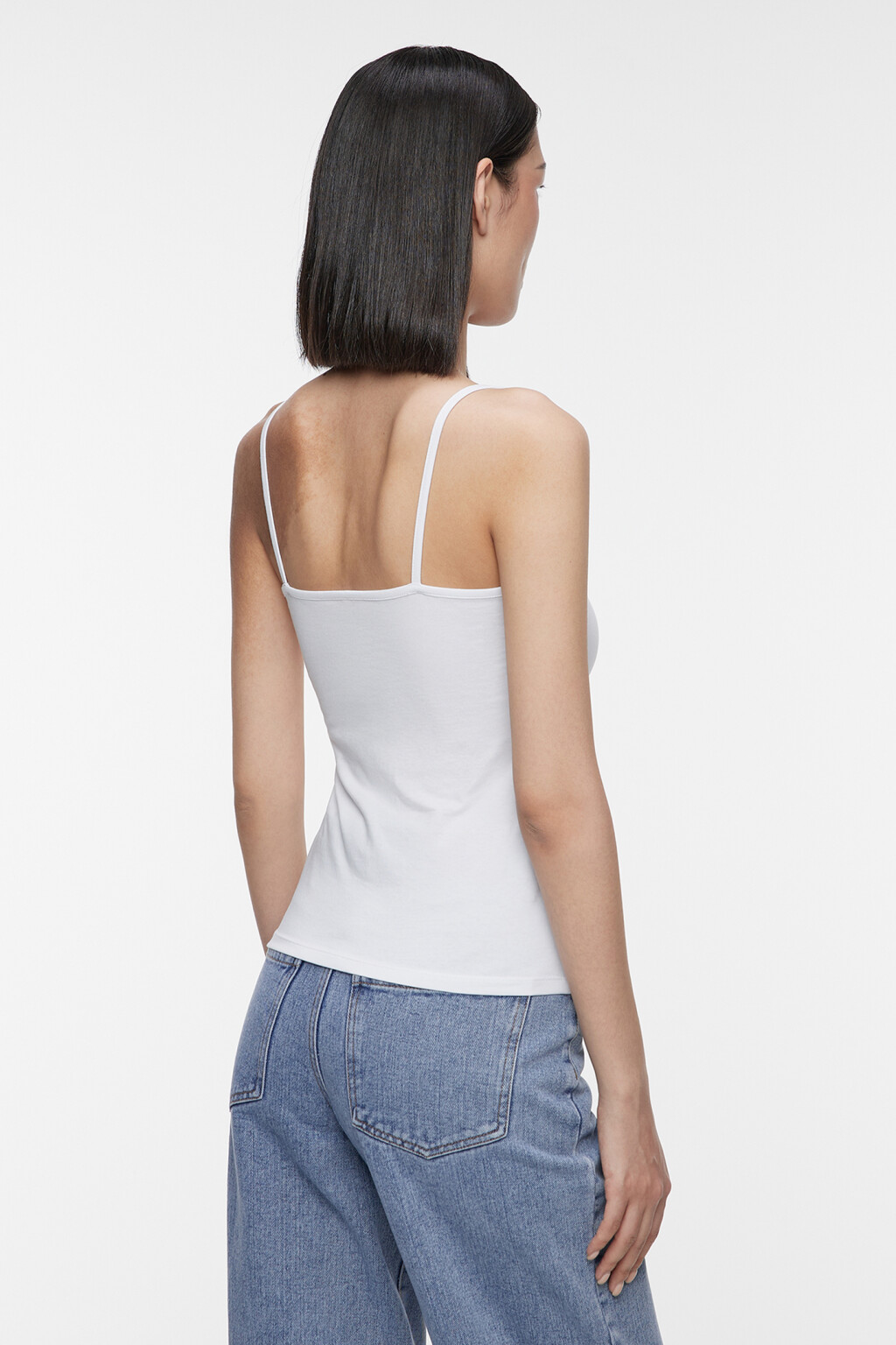 Майка-топ MEGAN базовая на тонких бретельках - цвет белый - 3