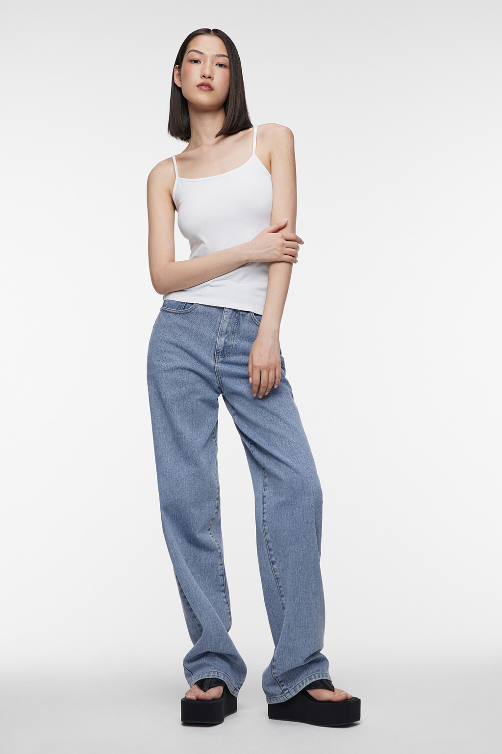 Майка-топ MEGAN базовая на тонких бретельках - цвет белый - 4