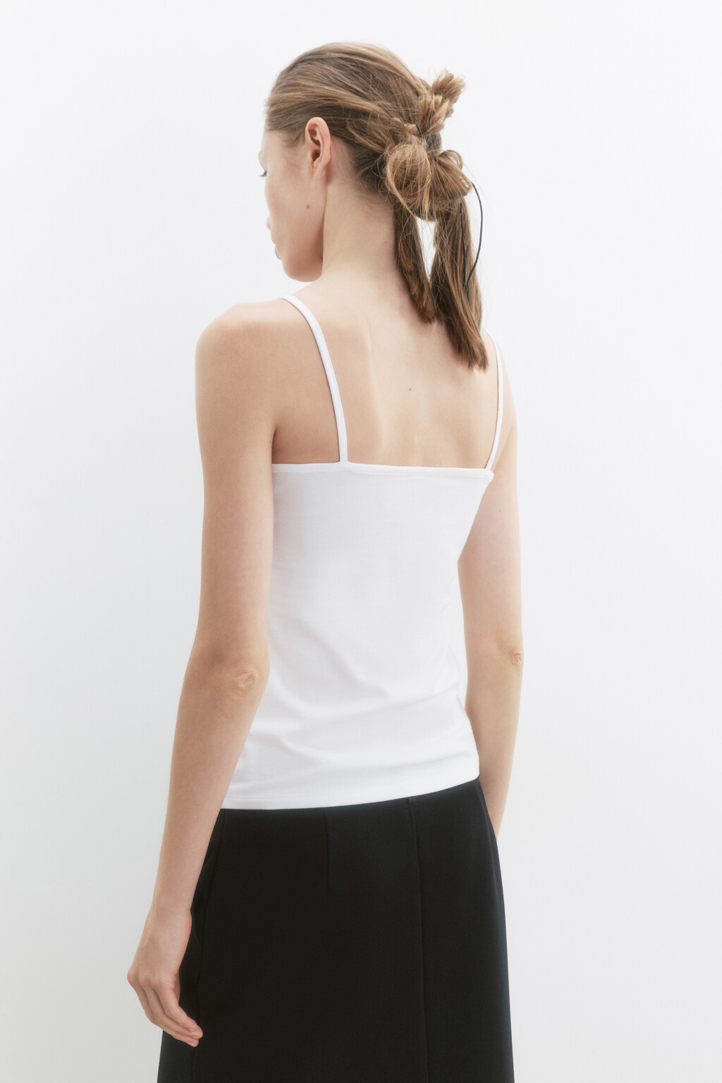 Топ-майка базовый на тонких бретелях - цвет белый - 5