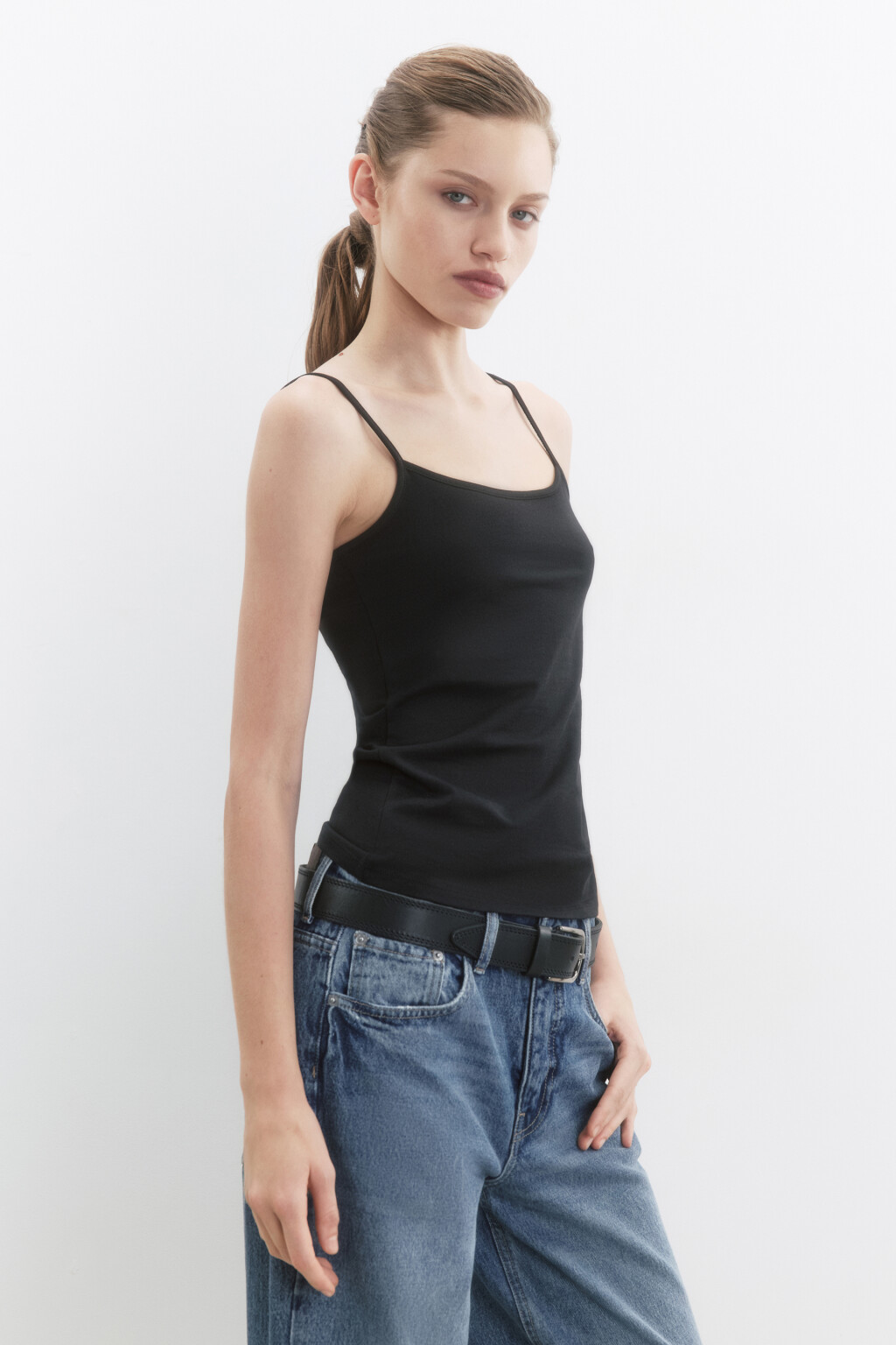 Топ-майка MEGAN базовый на тонких бретелях - цвет черный - 4