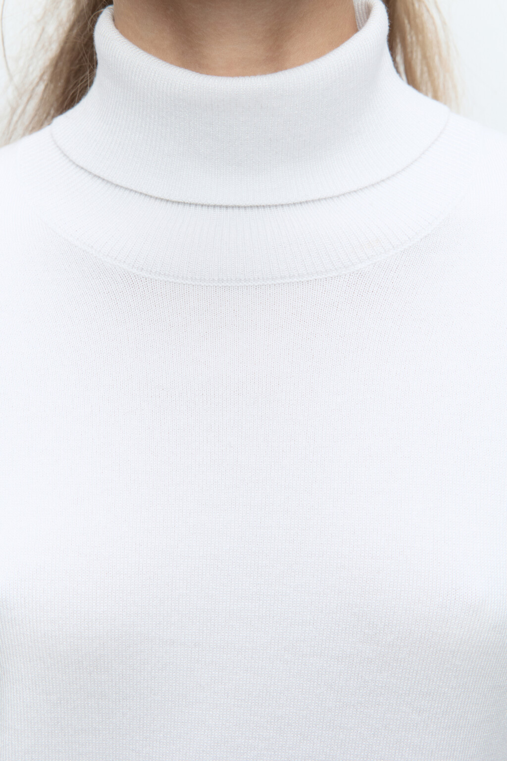 Водолазка MONIKA вискозная тонкой вязки - цвет молочный - 7
