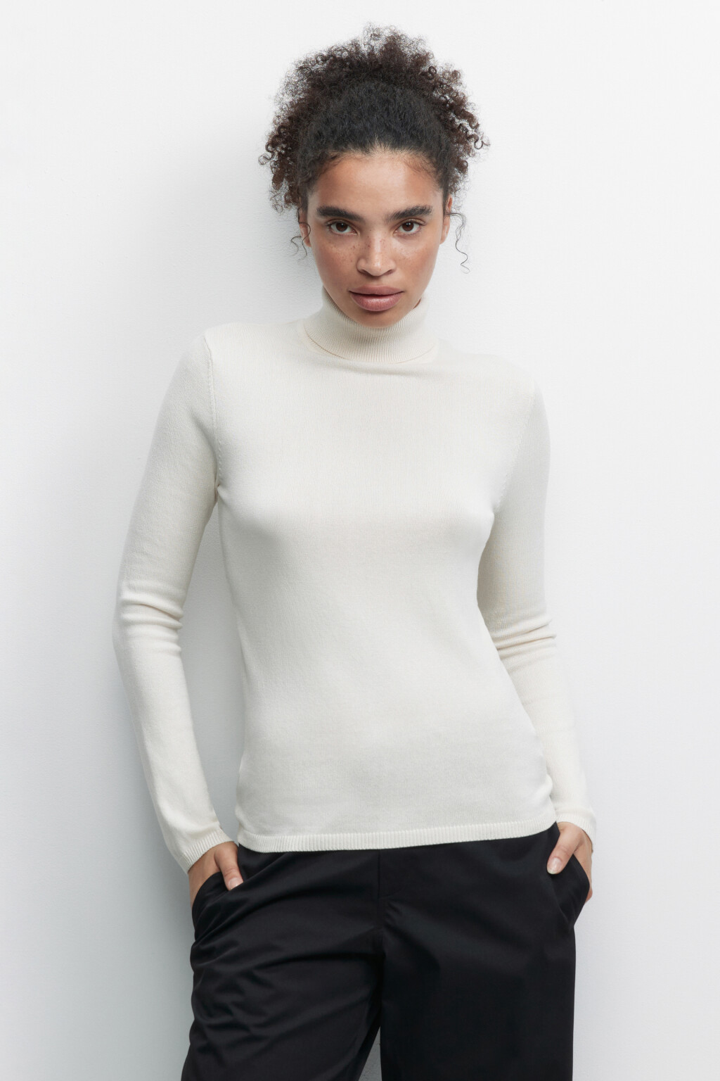 Водолазка MONIKA вискозная тонкой вязки - цвет бежевый - 1