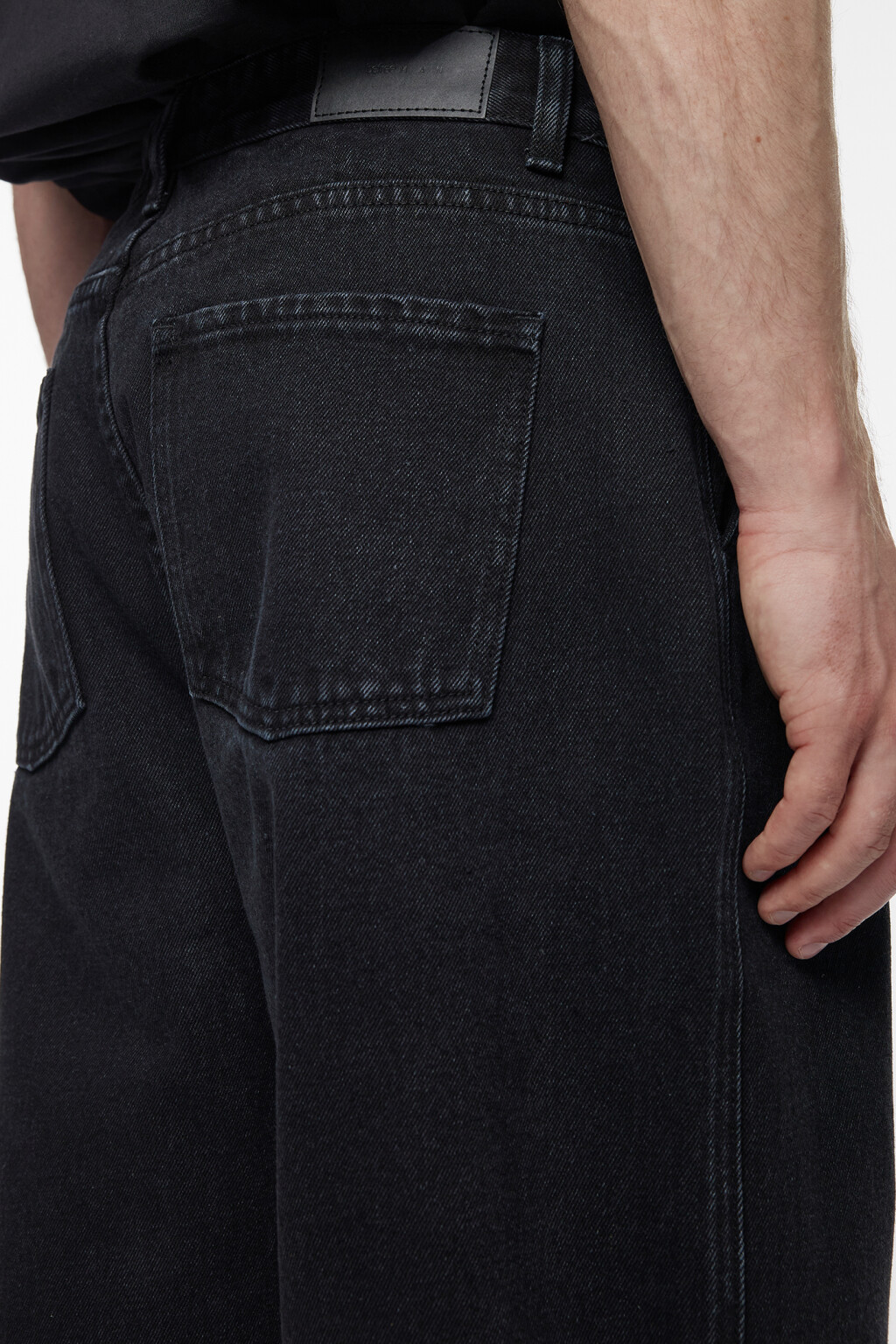 Джинсы ManBalloon широкие со сборками на поясе - цвет черный - 7