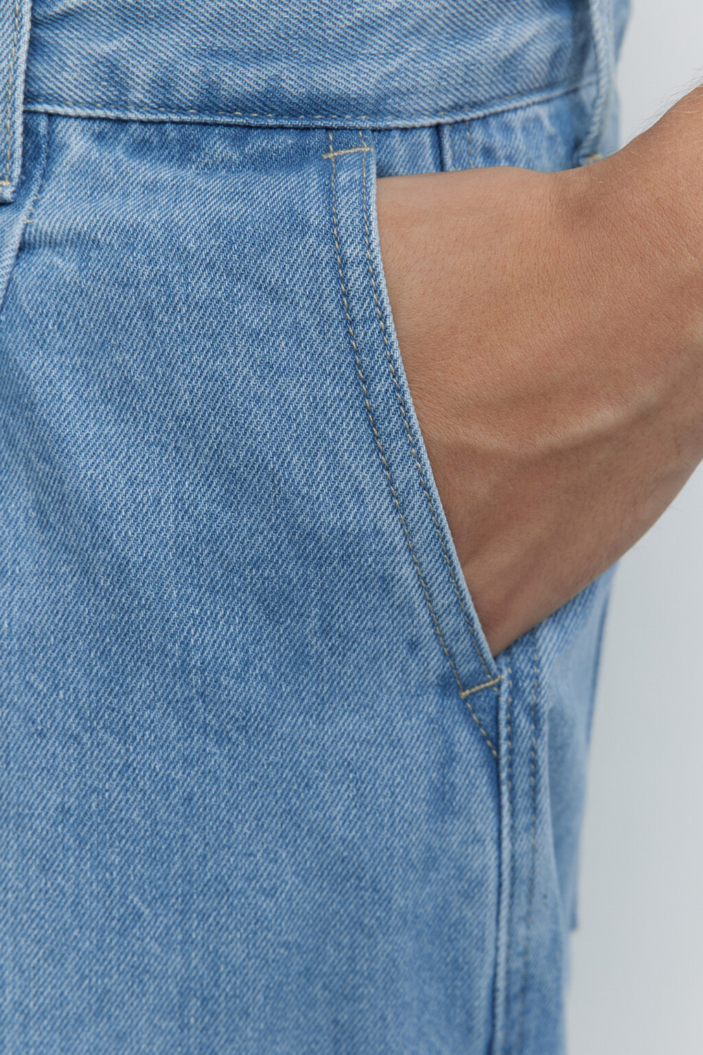 Джинсы ManBalloon широкие со складками на поясе - цвет голубой - 6