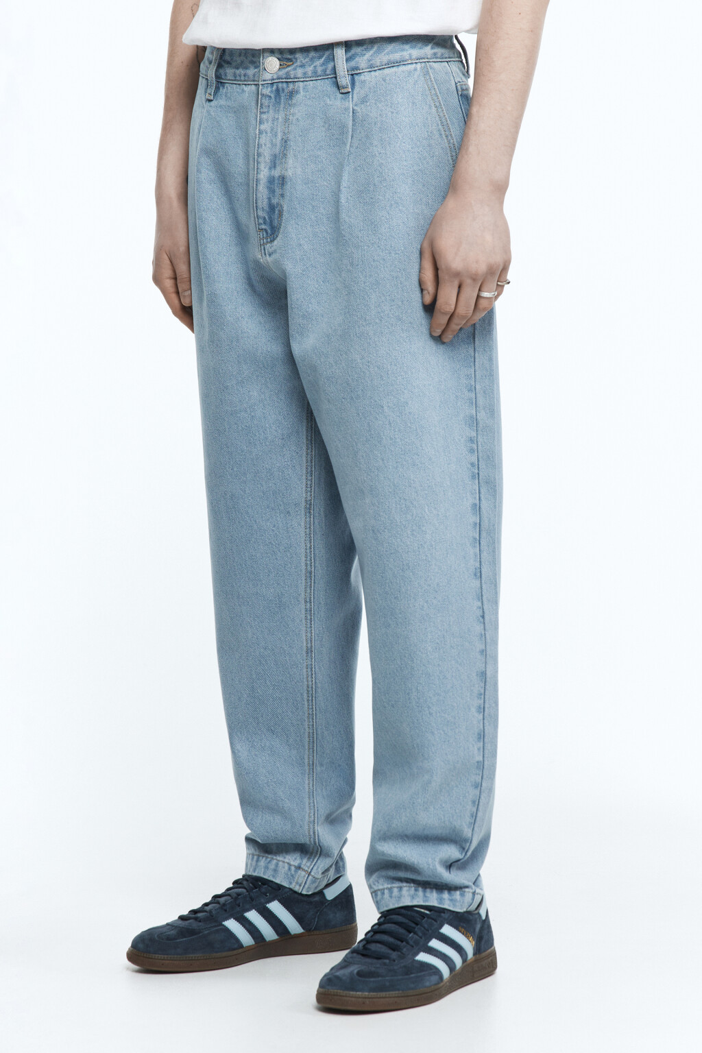 Джинсы ManBalloon широкие со складками на поясе - цвет голубой - 3