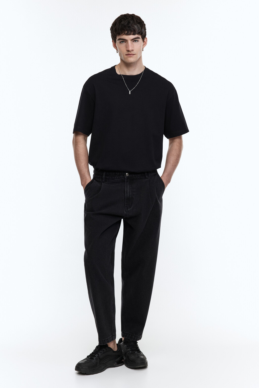 Джинсы-бананы со складками на поясе - цвет черный - 5