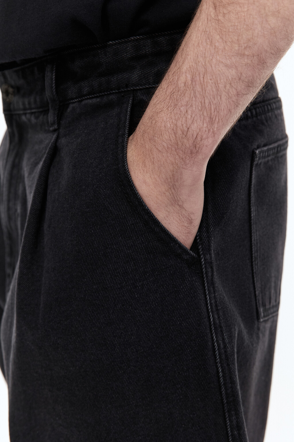 Джинсы-бананы со складками на поясе - цвет черный - 7