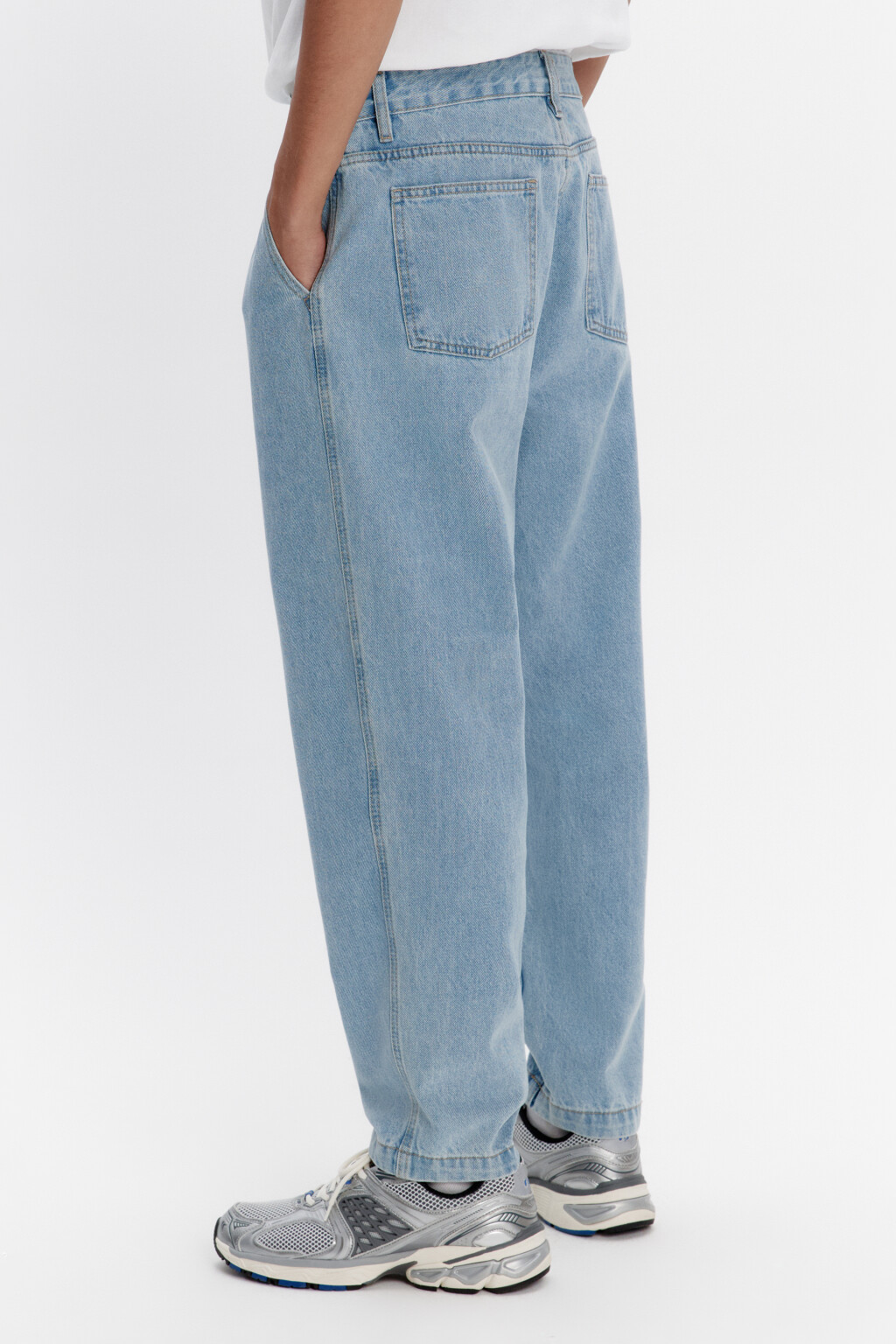 Джинсы-бананы широкие со складками на поясе - цвет голубой - 4