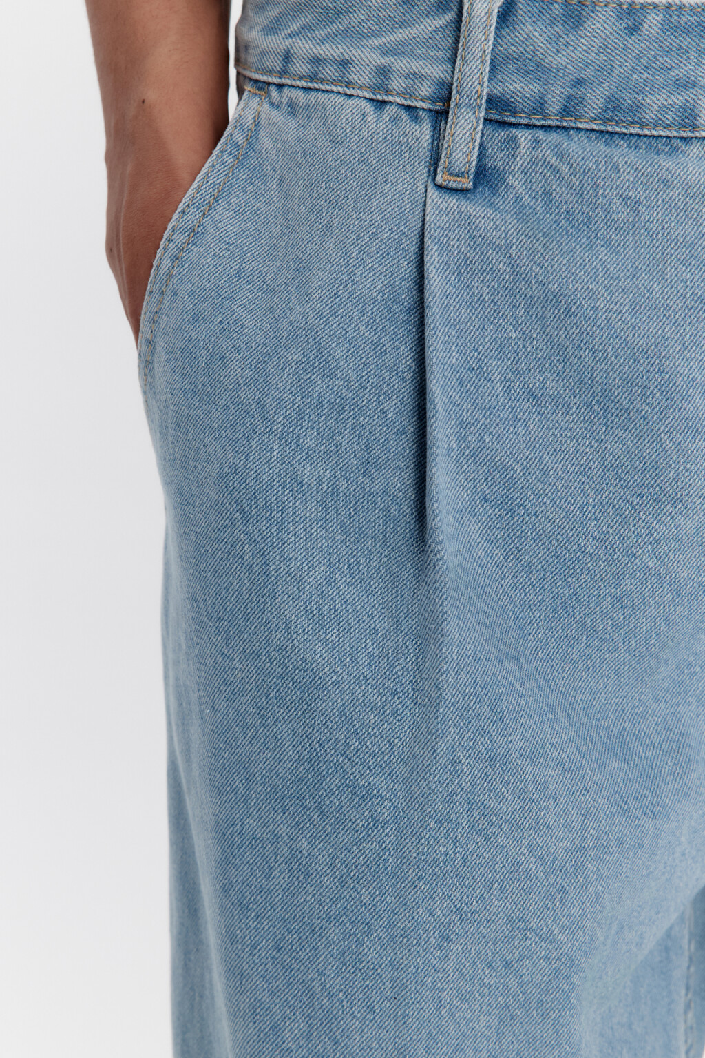 Джинсы-бананы широкие со складками на поясе - цвет голубой - 6