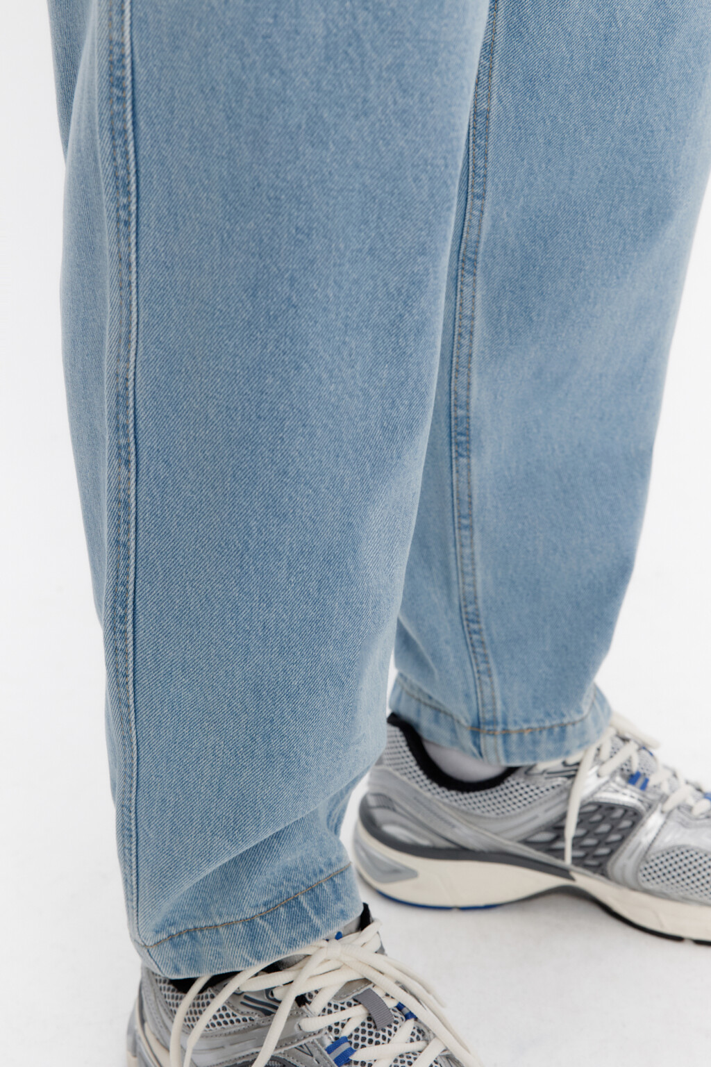 Джинсы-бананы широкие со складками на поясе - цвет голубой - 7