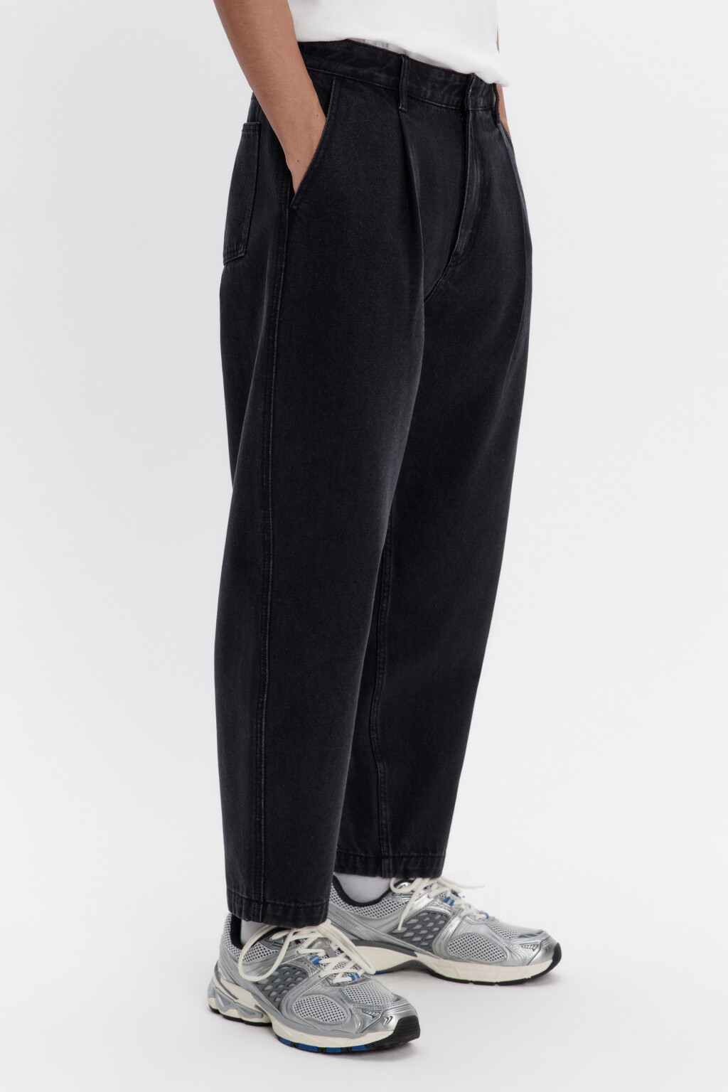 Джинсы-бананы широкие со складками на поясе - цвет черный - 3