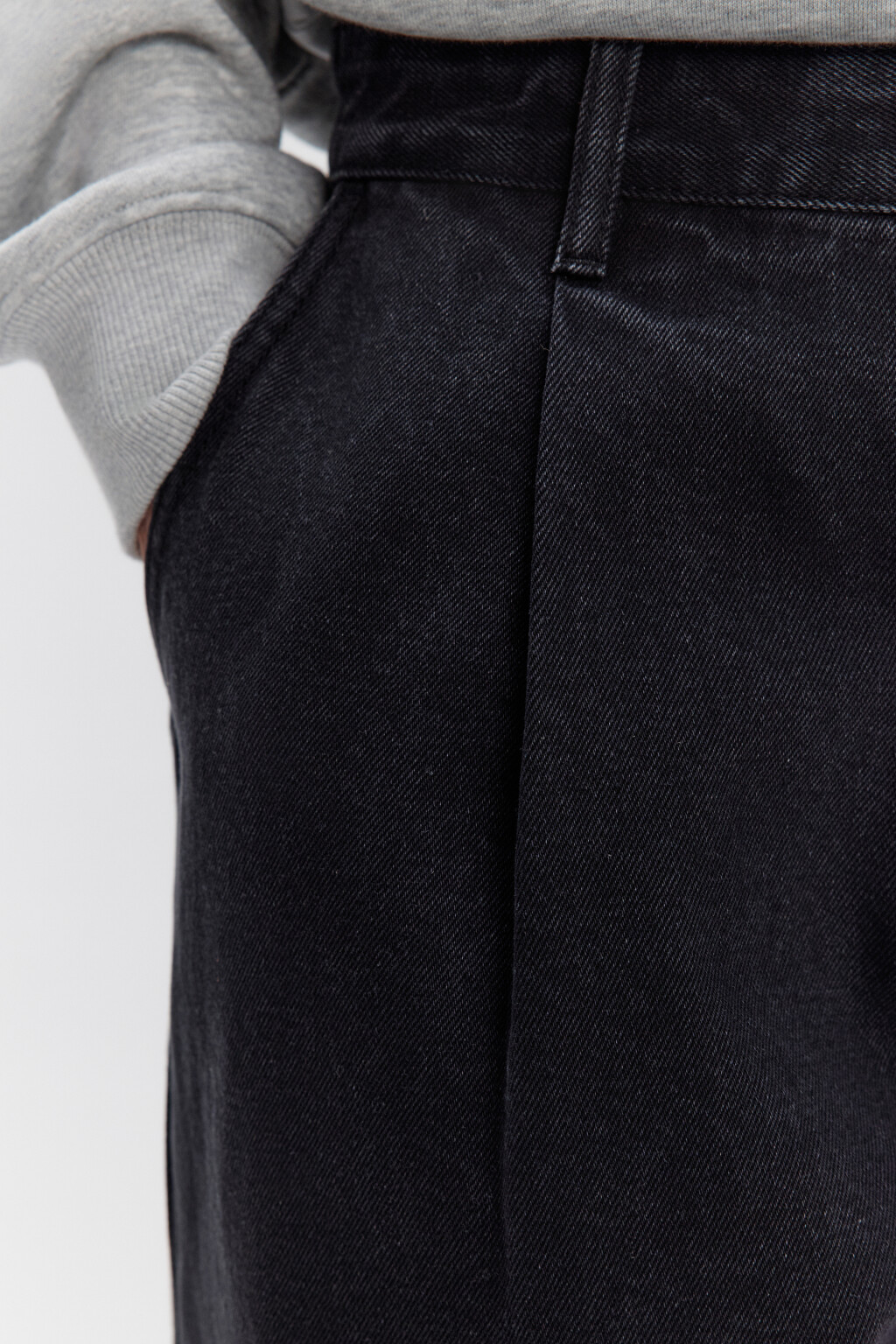 Джинсы-бананы широкие со складками на поясе - цвет черный - 6