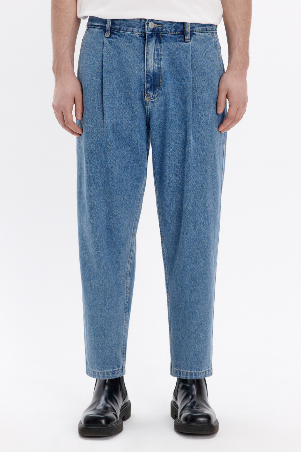 Джинсы-бананы со складками на поясе - цвет голубой - 2