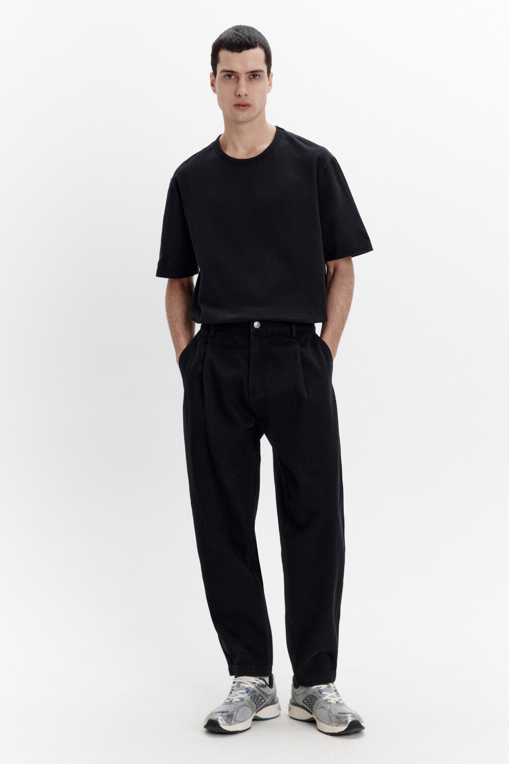 Джинсы-бананы со складками на поясе - цвет черный - 4