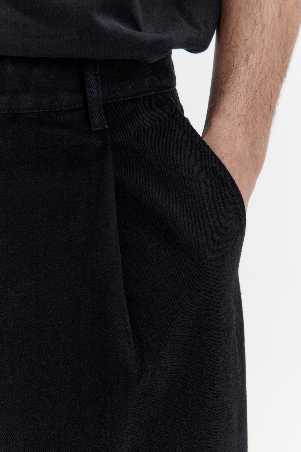 Джинсы-бананы со складками на поясе - цвет черный - 6