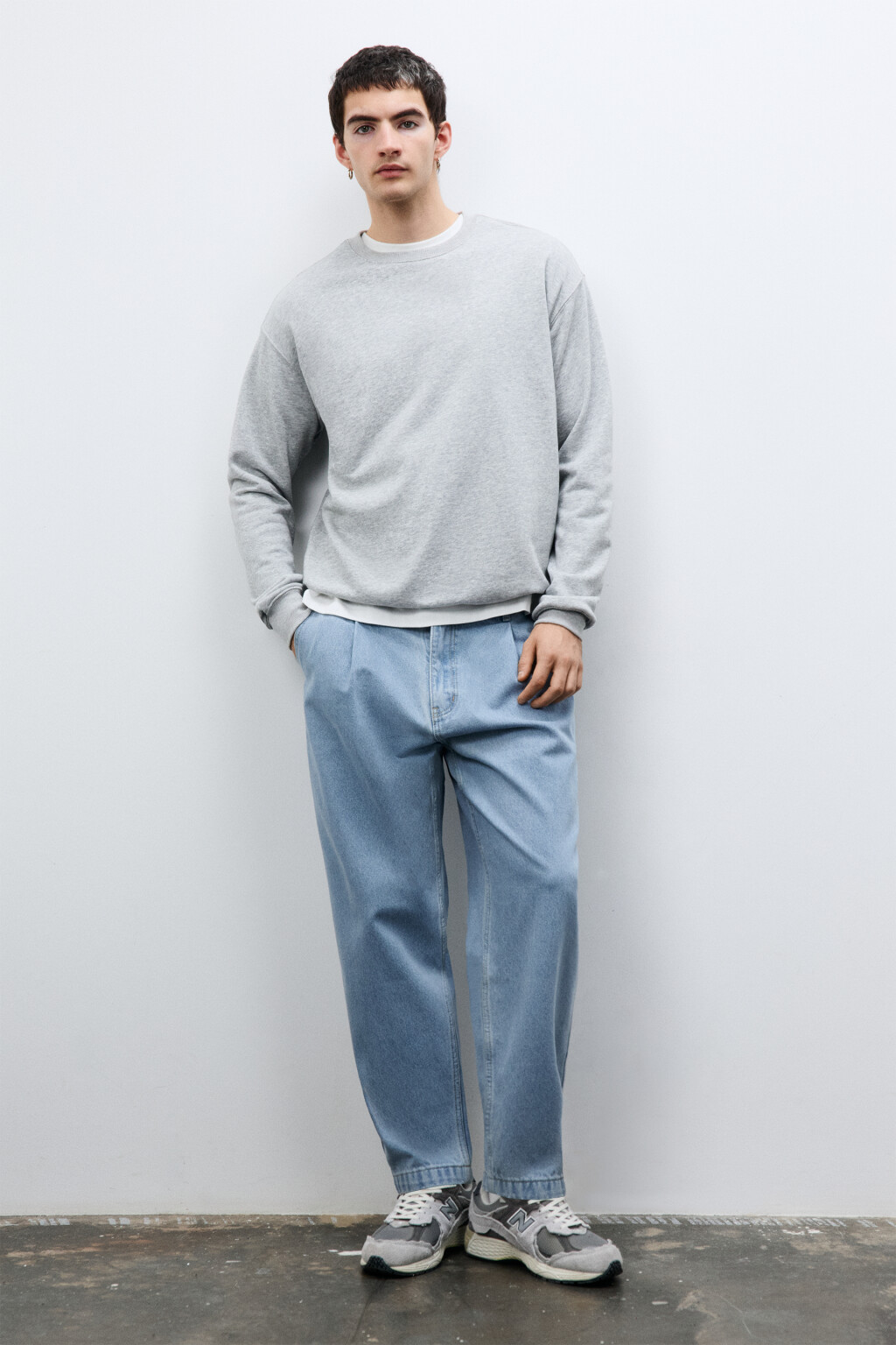 Джинсы-бананы со складками на поясе - цвет голубой - 1