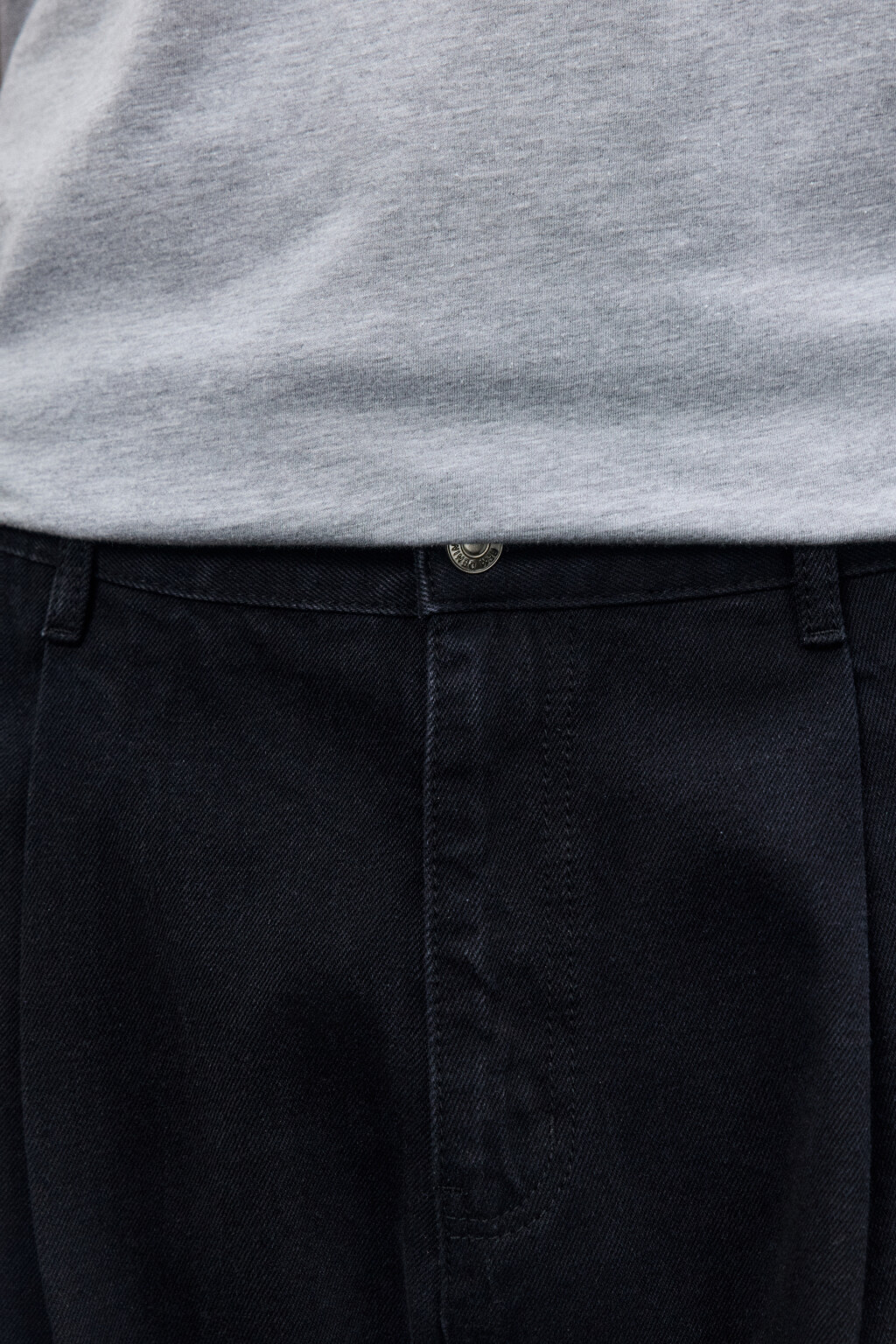 Джинсы-бананы со складками на поясе - цвет черный - 6