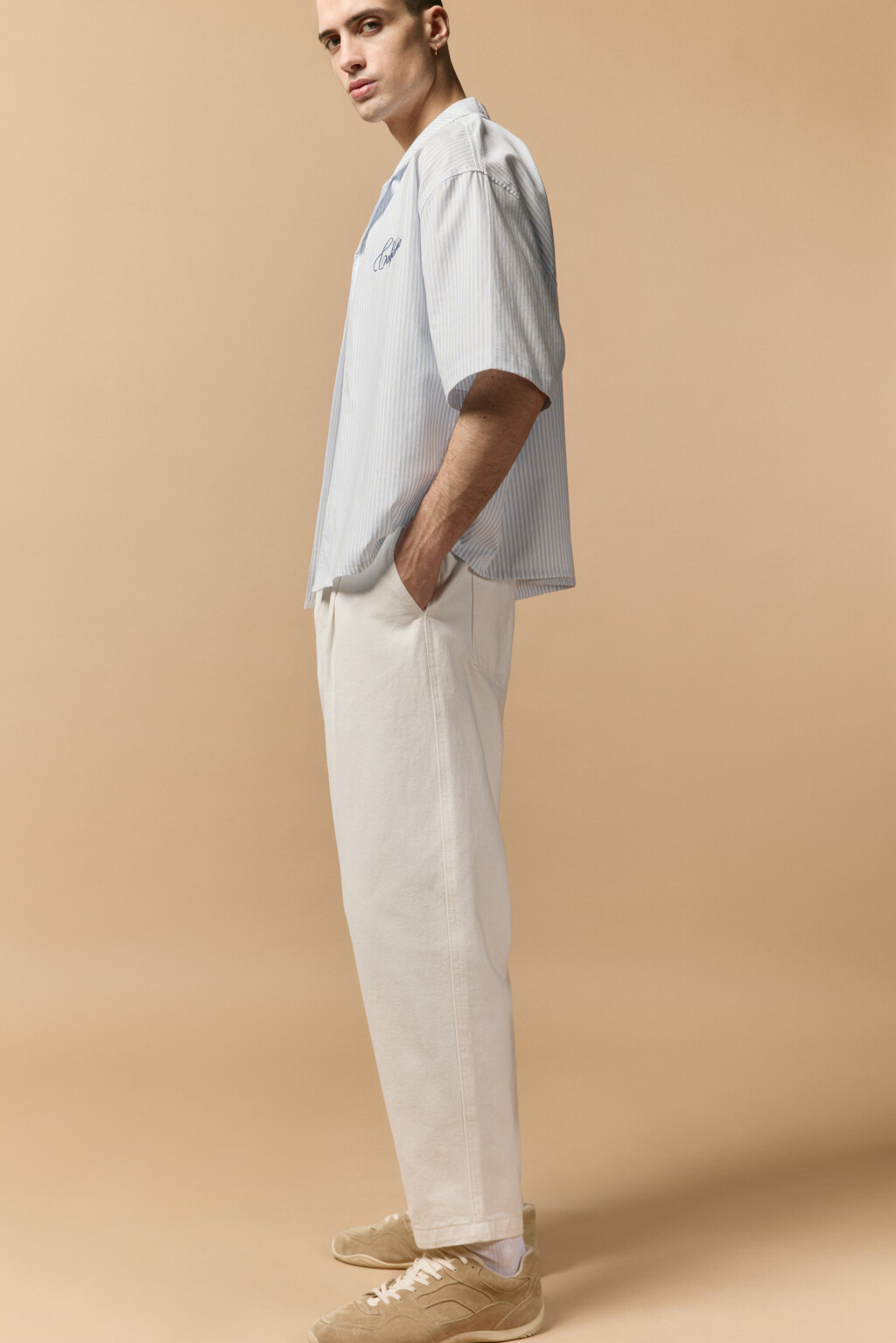 Джинсы-бананы со складками на поясе - цвет белый - 1