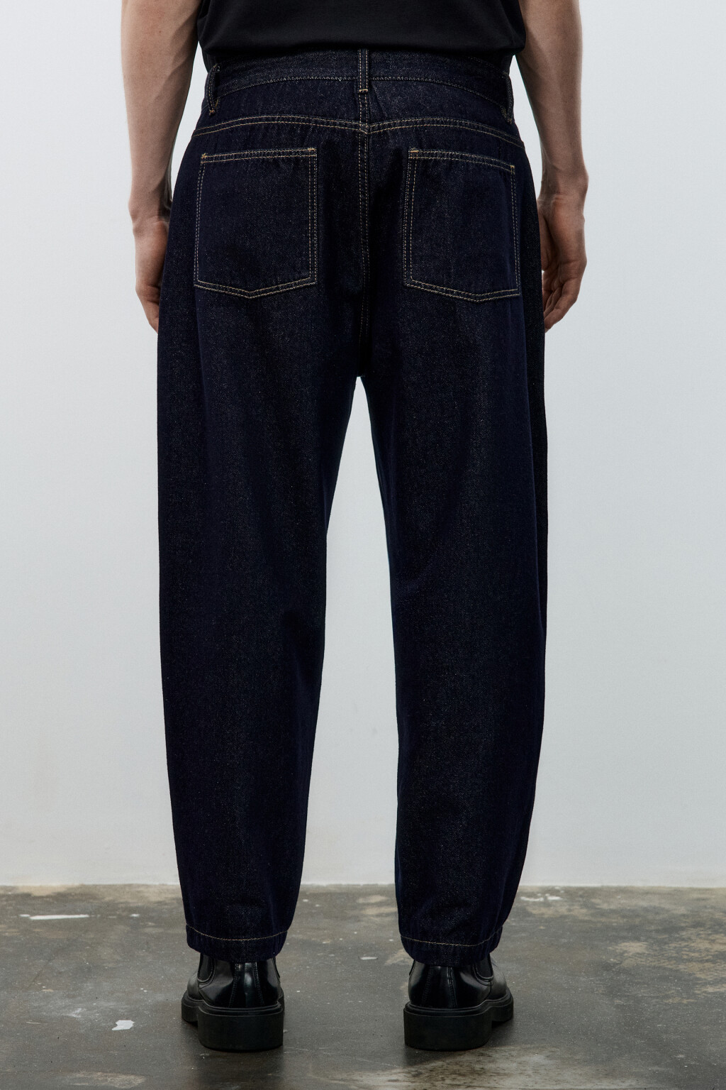 Джинсы-бананы со складками на поясе - цвет синий - 3