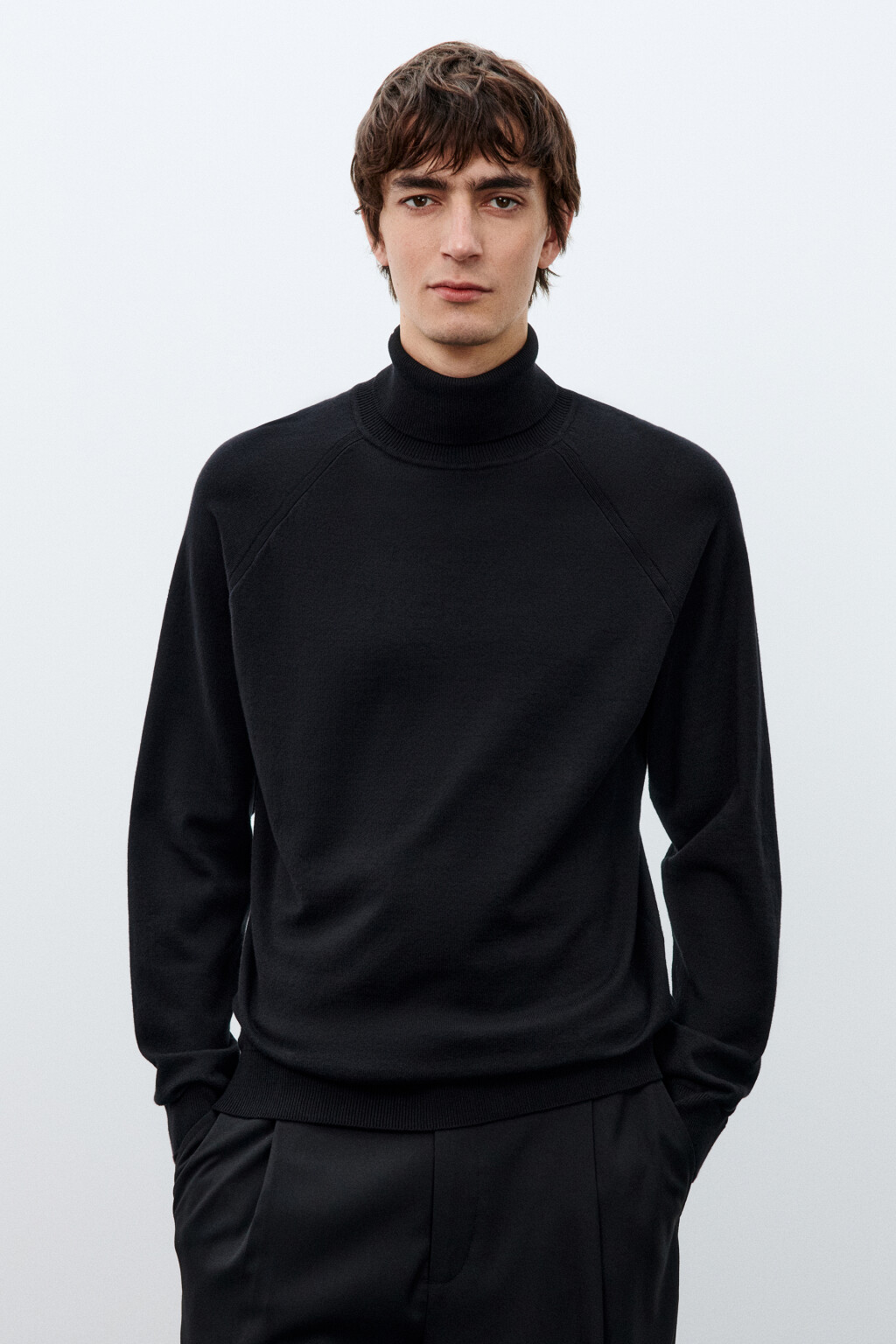 Водолазка базовая тонкой вязки - цвет черный - 3