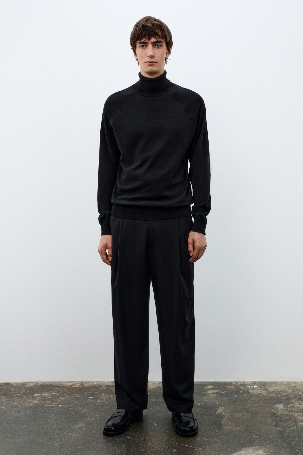 Водолазка базовая тонкой вязки - цвет черный - 5