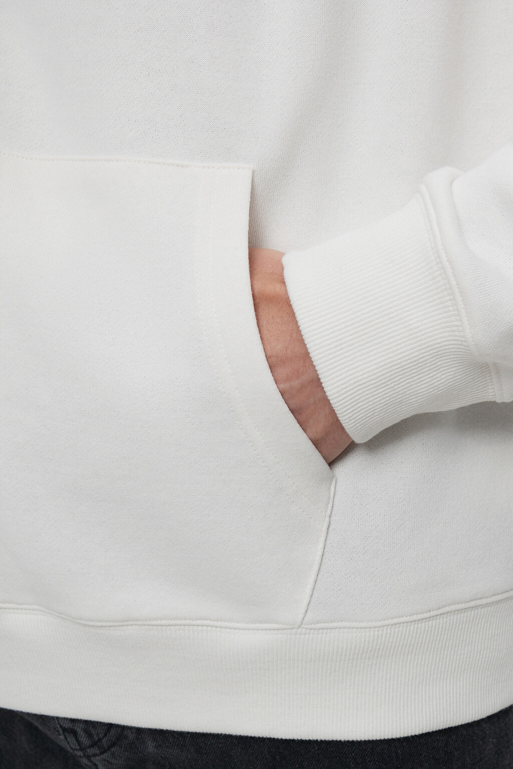 Худи свободного кроя базовая с капюшоном и карманом - цвет белый - 6