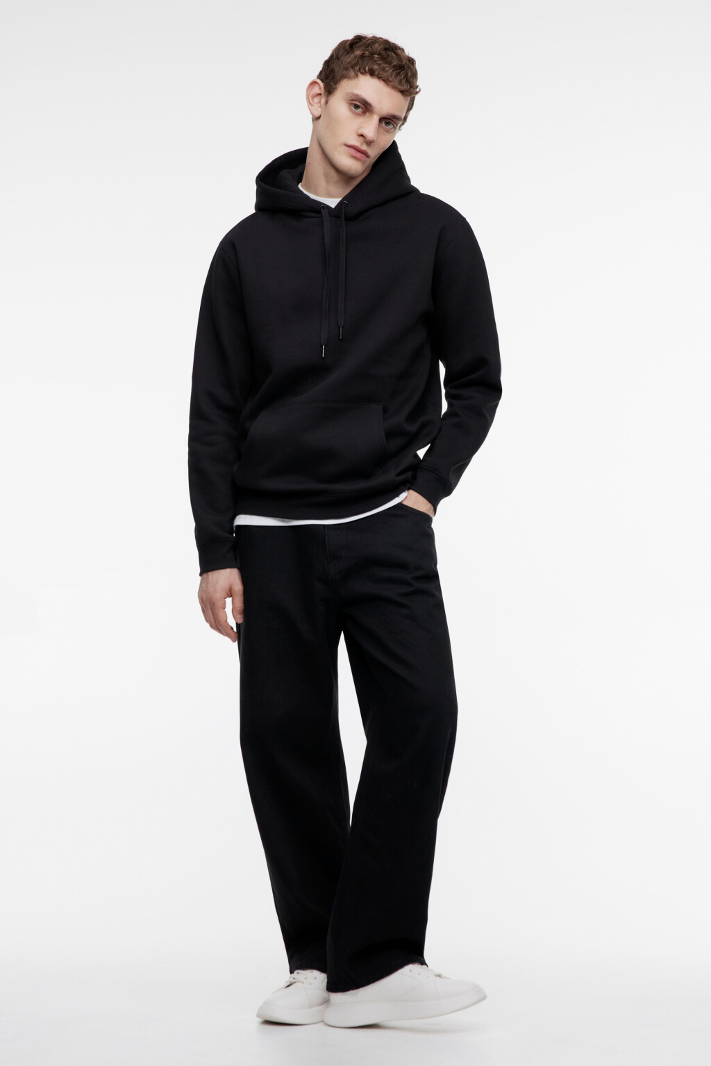 Худи oversize базовая с капюшоном и карманом - цвет черный - 5