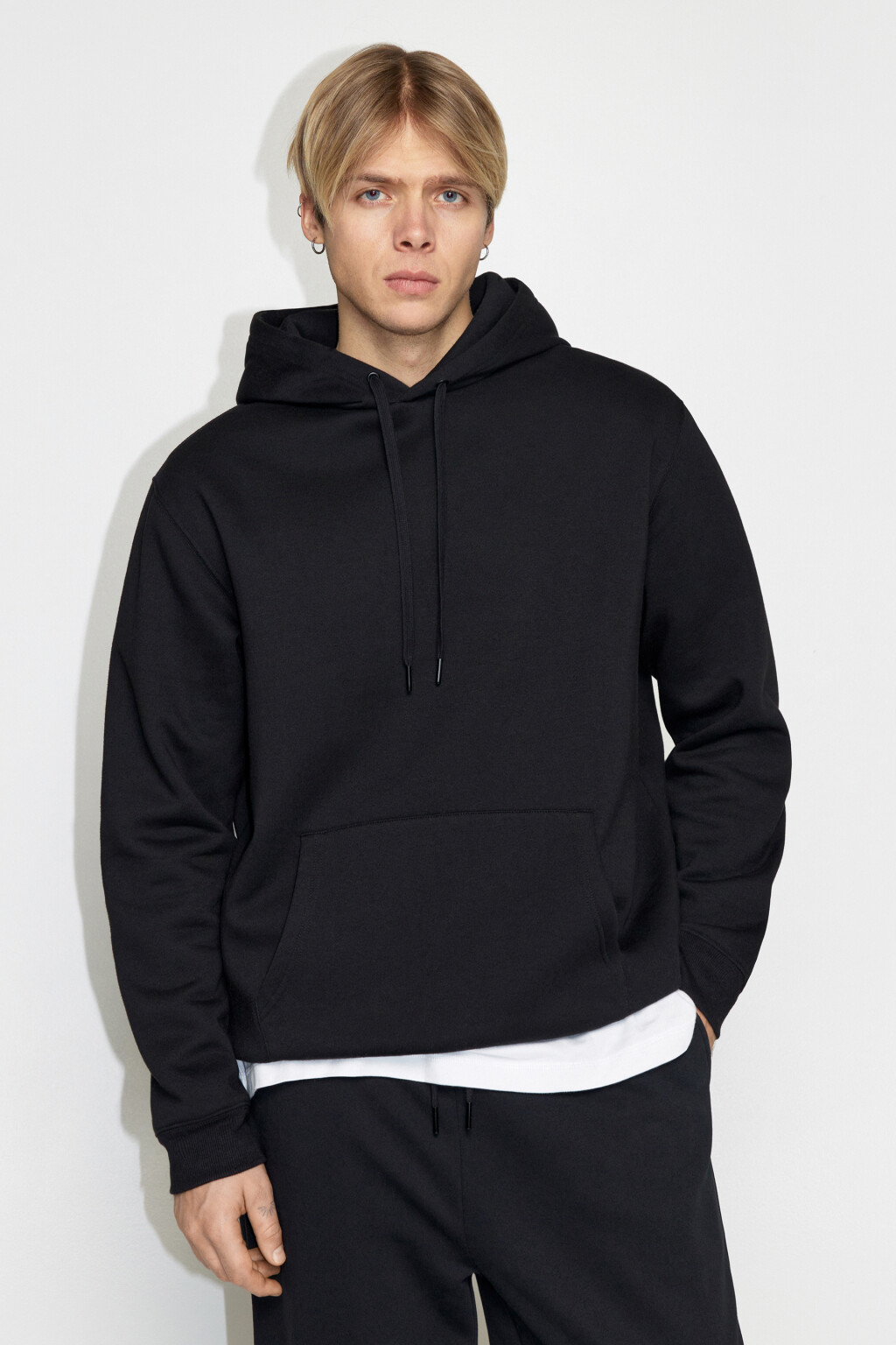 Худи базовая утепленная с капюшоном - цвет черный - 2