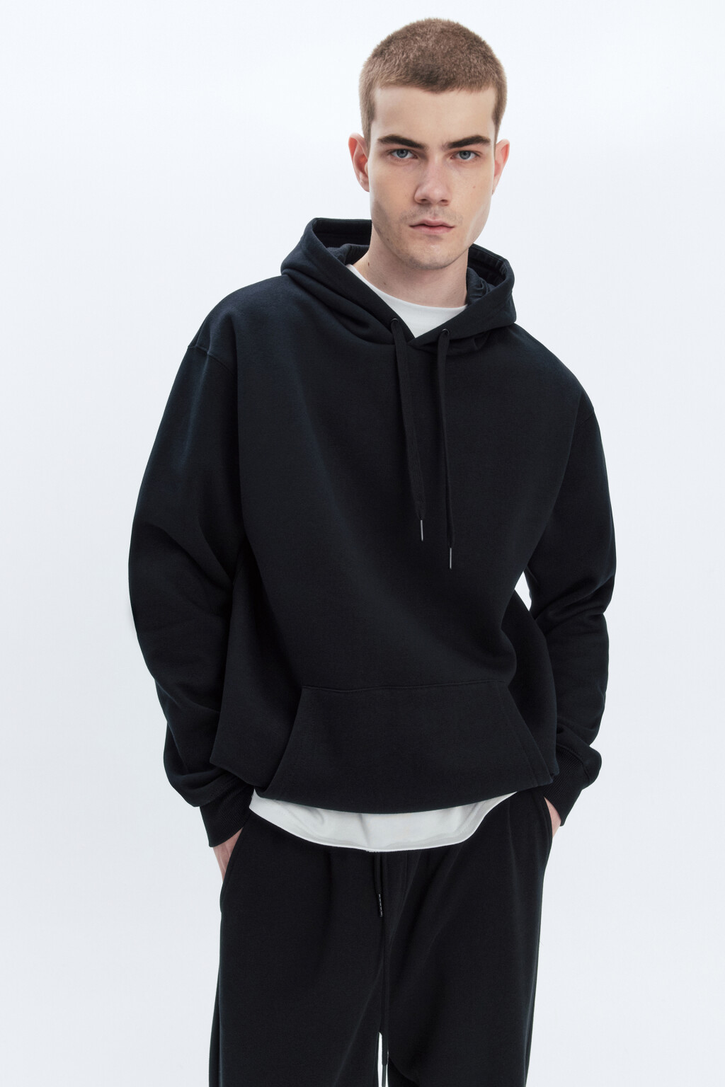 Худи базовая утепленная с капюшоном - цвет черный - 2
