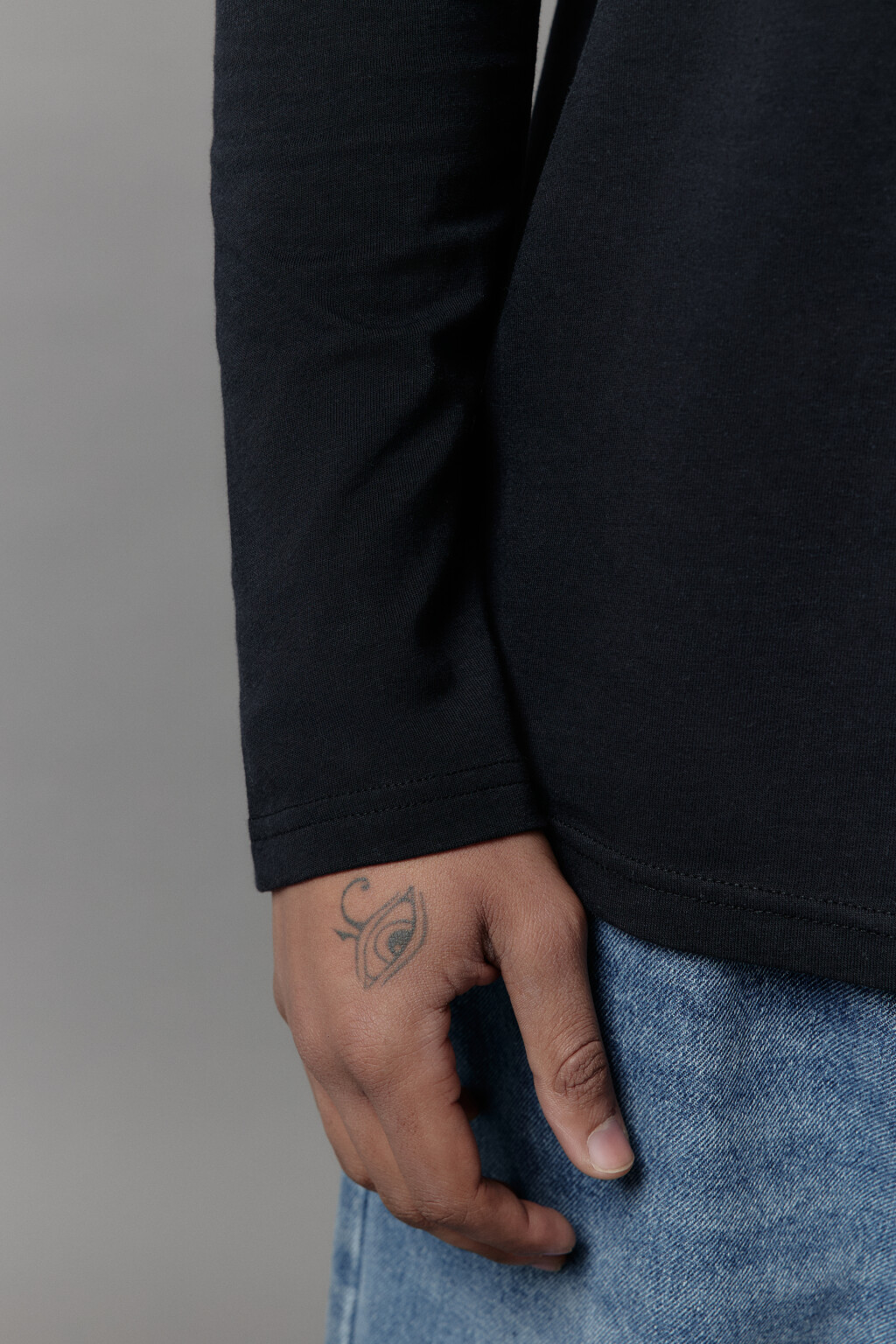 Лонгслив oversize базовый из хлопка - цвет черный - 6