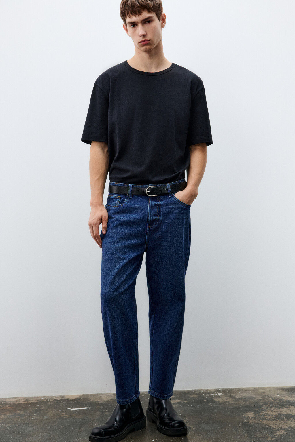 Джинсы-бананы зауженные - цвет голубой - 1