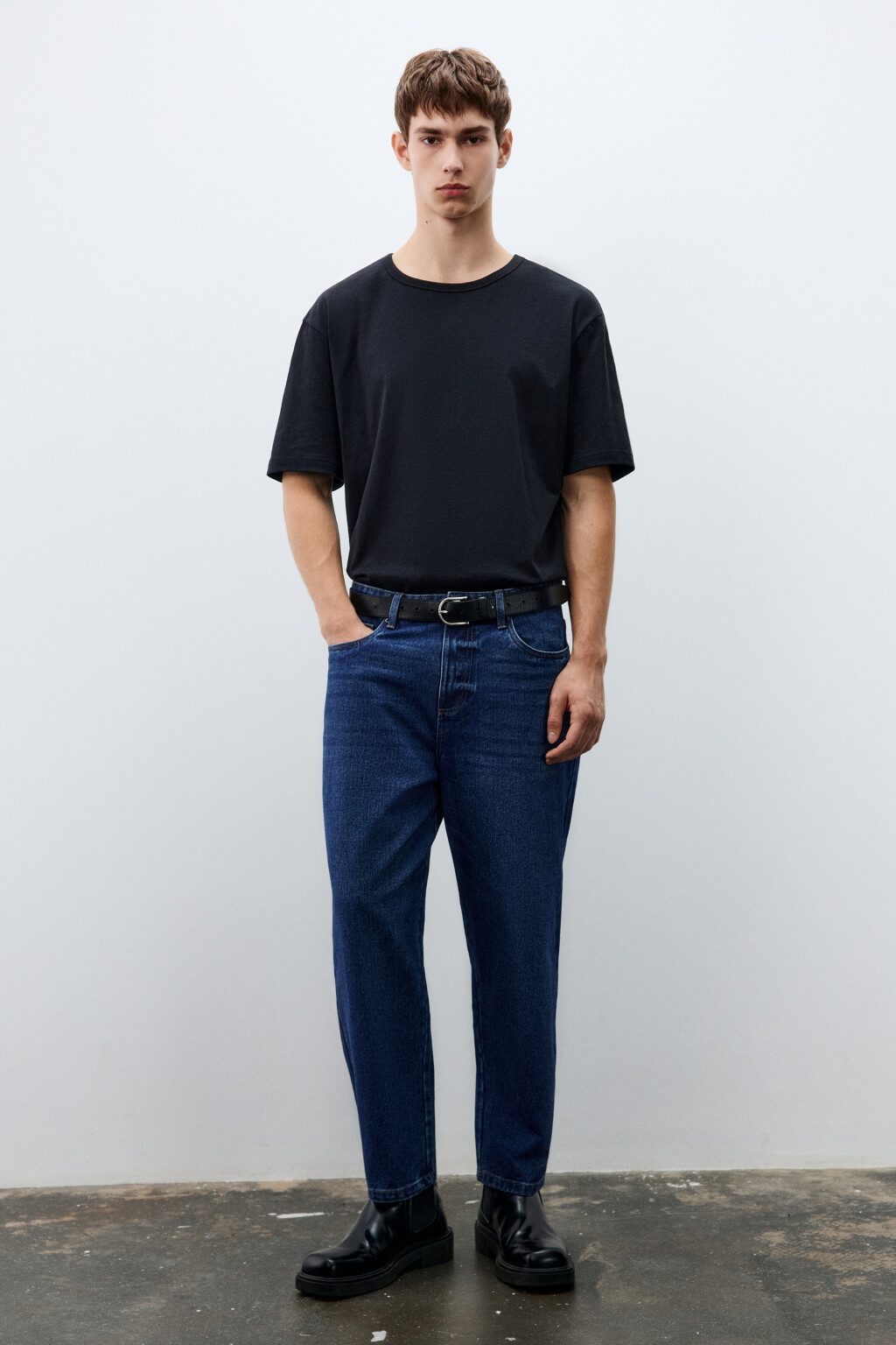 Джинсы-бананы зауженные - цвет голубой - 4