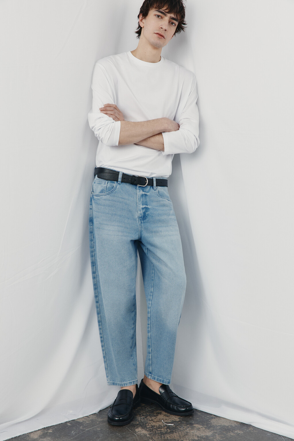 Джинсы-бананы зауженные - цвет голубой - 1