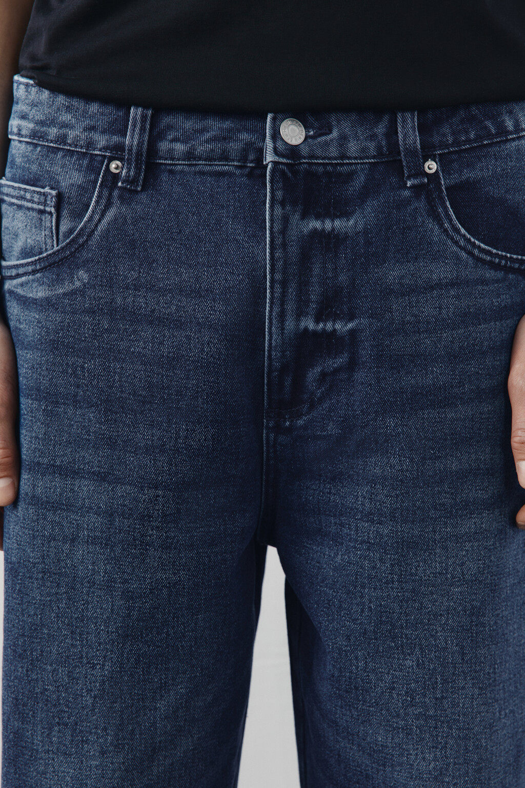 Джинсы-бананы зауженные - цвет голубой - 5