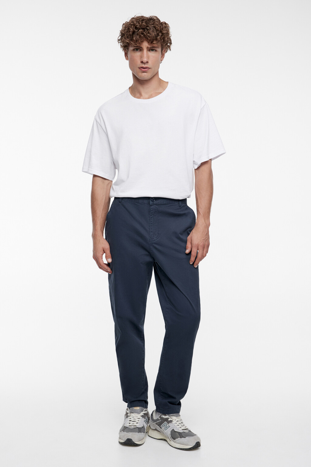 Брюки-чинос хлопковые зауженные со средней посадкой - цвет синий - 4
