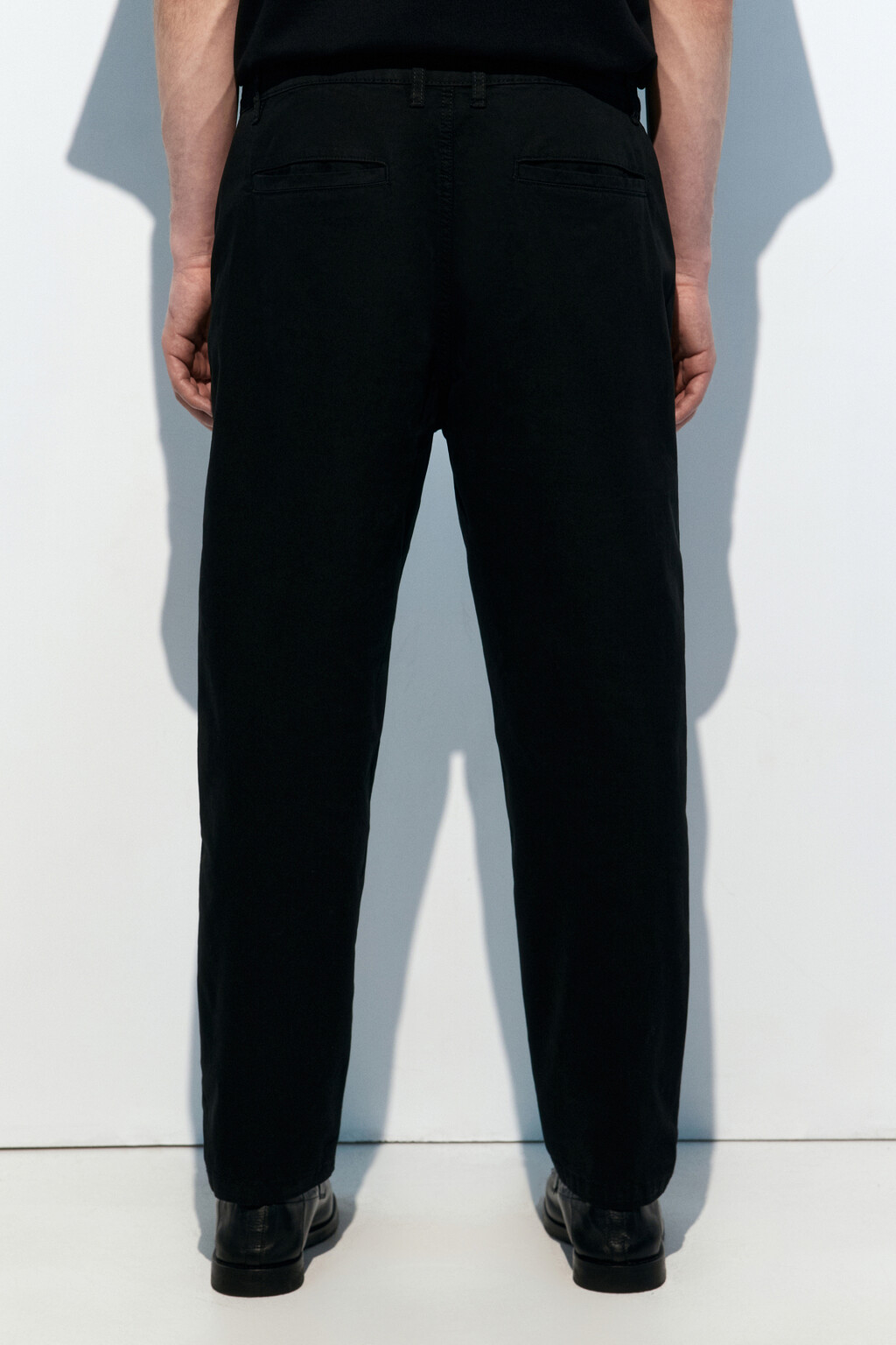 Брюки-чинос хлопковые со средней посадкой - цвет черный - 4