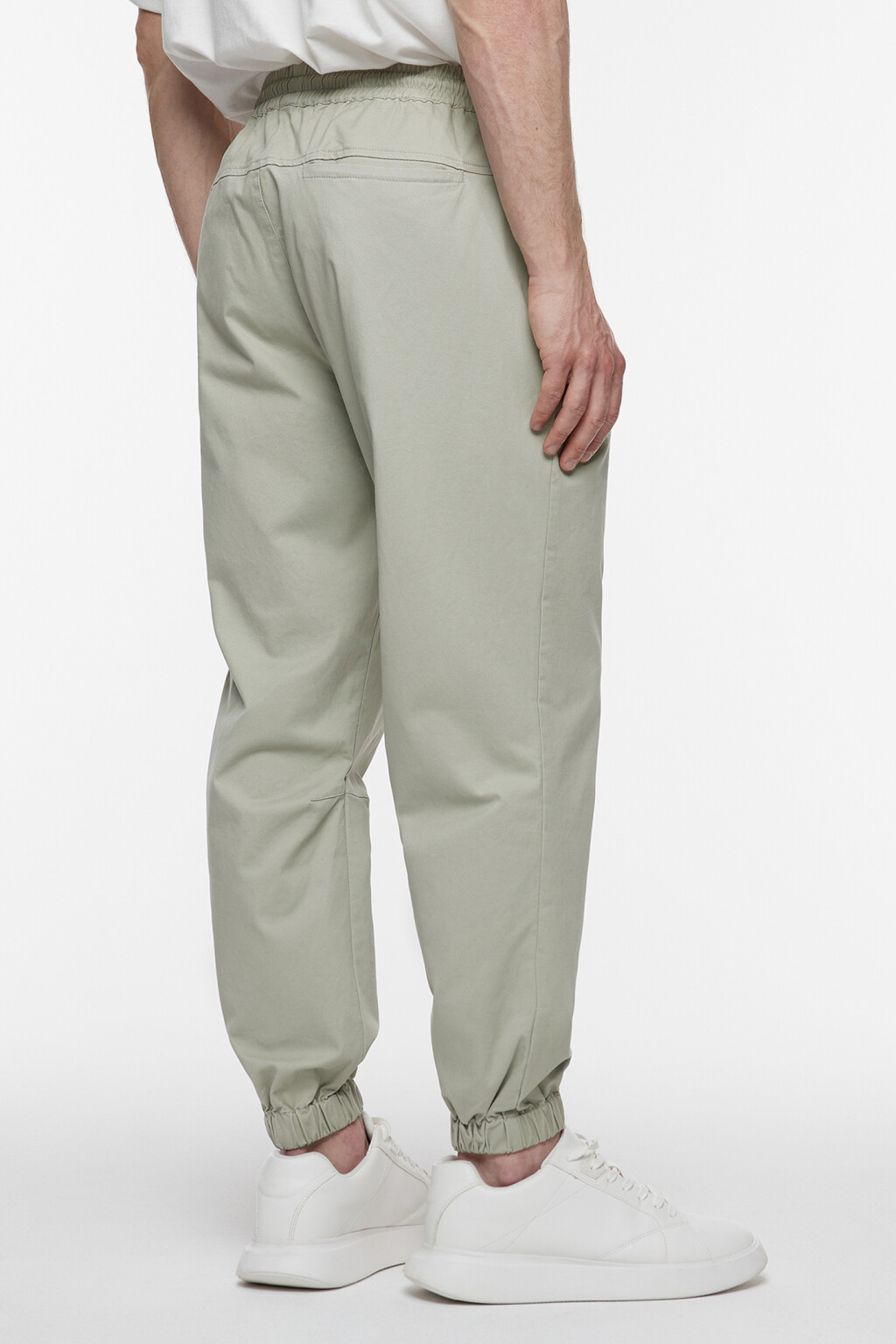 Брюки-джоггеры хлопковые базовые с поясом на завязках - цвет зеленый - 3