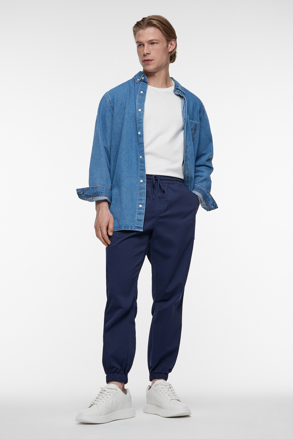 Брюки-джоггеры хлопковые базовые с поясом на завязках - цвет синий - 5