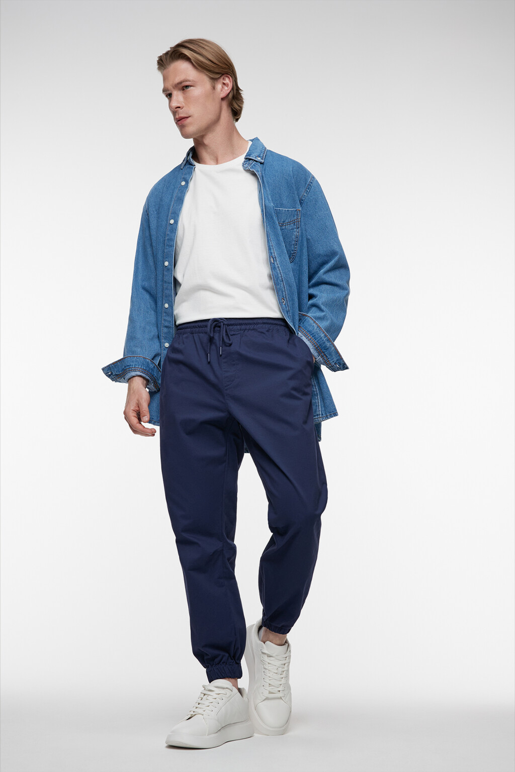 Брюки-джоггеры хлопковые базовые с поясом на завязках - цвет синий - 1