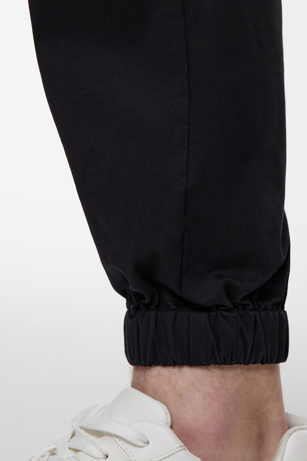 Брюки-джоггеры хлопковые базовые с поясом на завязках - цвет черный - 6