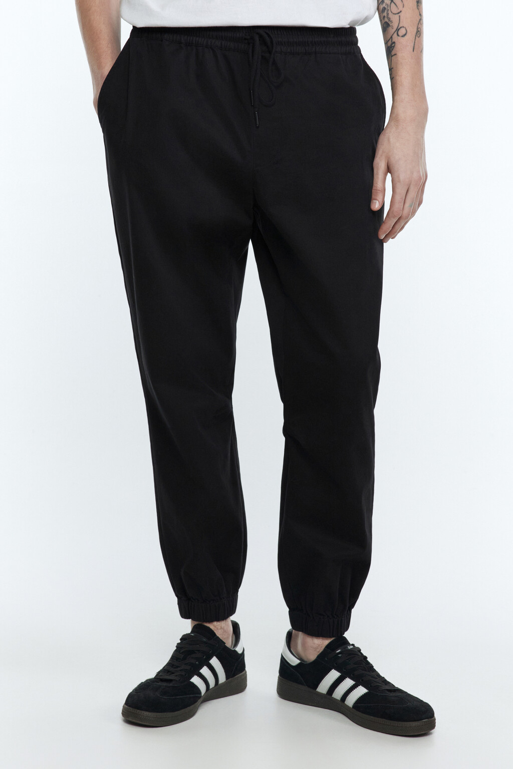 Брюки-джоггеры трикотажные базовые - цвет черный - 2