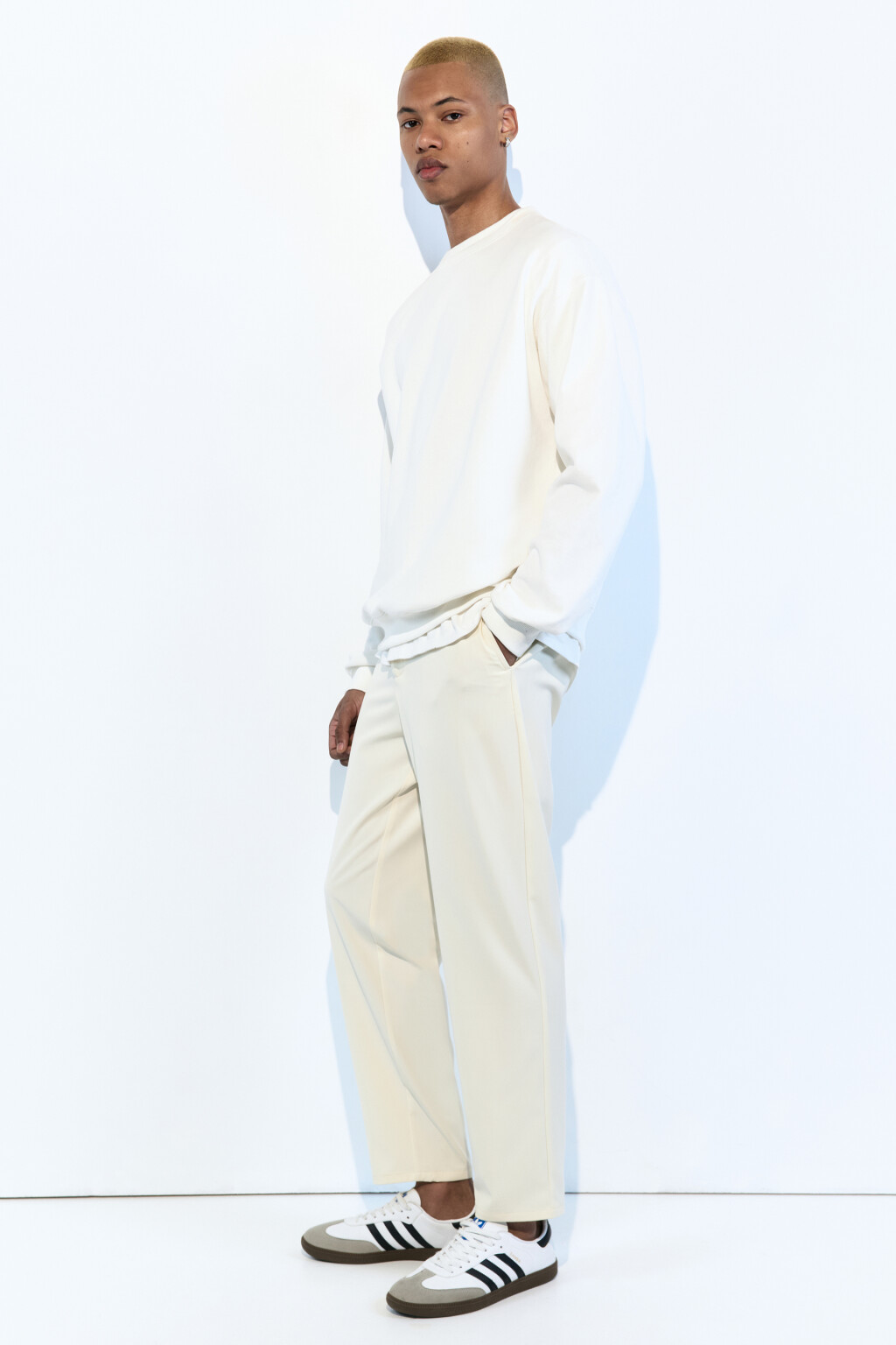 Брюки зауженные из костюмной ткани - цвет бежевый - 1