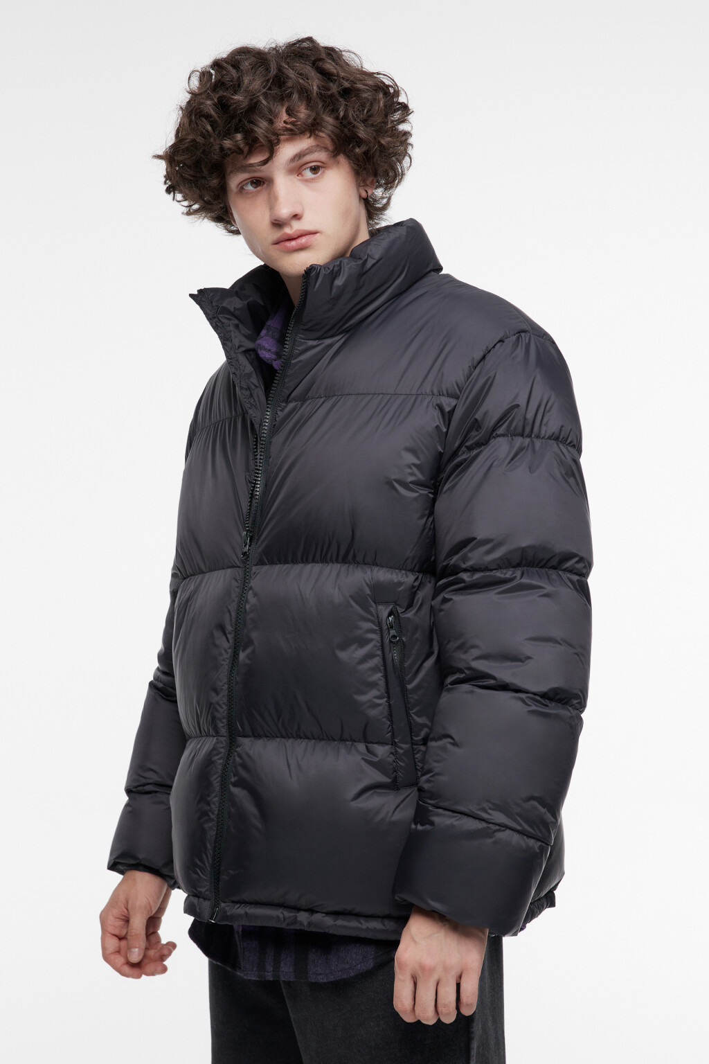 Куртка-пуховик стеганая с воротником-стойкой - цвет черный - 4