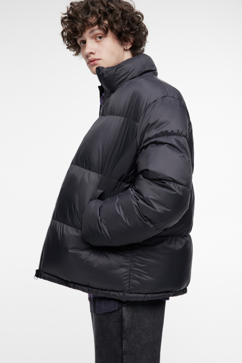 Куртка-пуховик стеганая с воротником-стойкой - цвет черный - 2