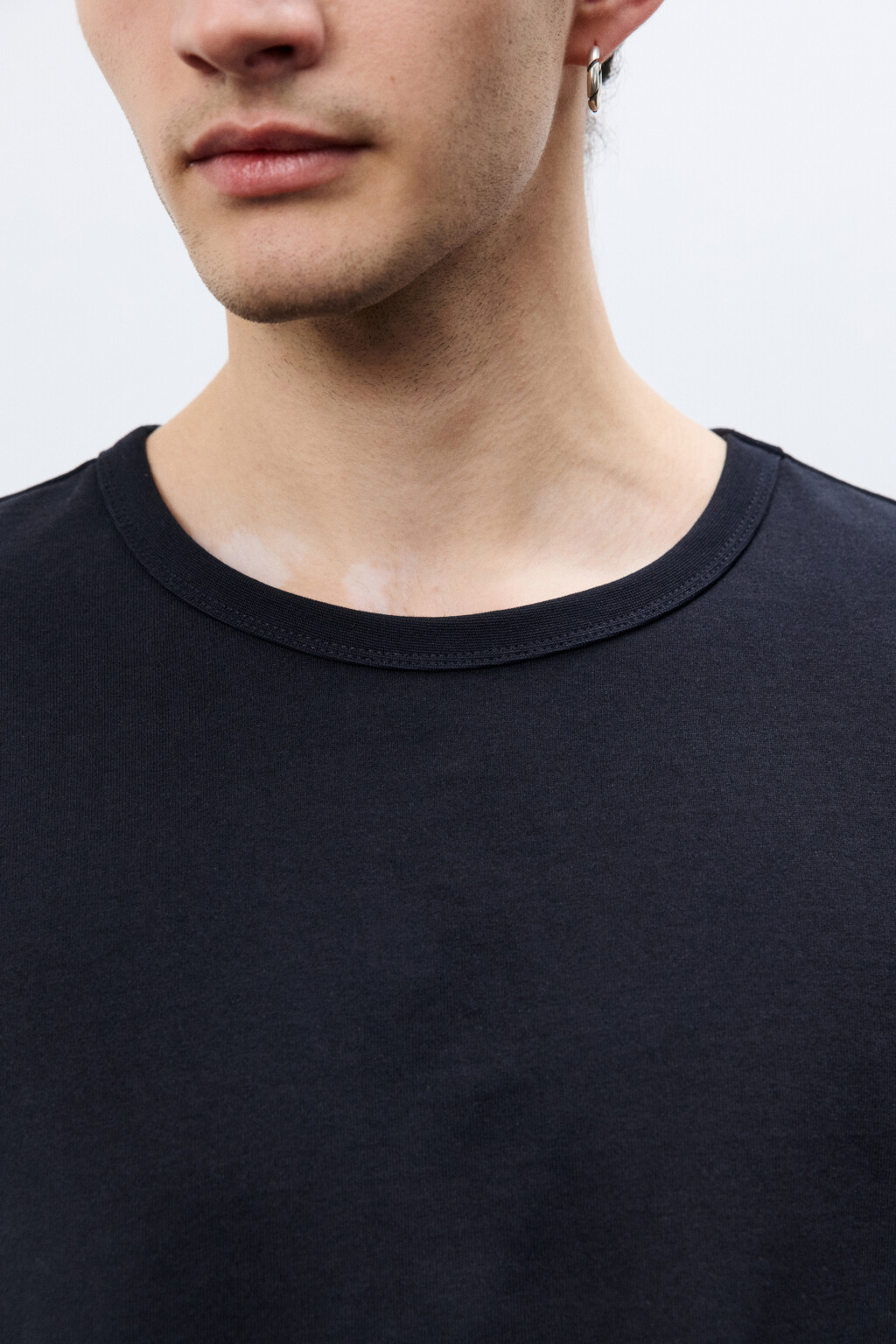 Футболка хлопковая базовая - цвет черный - 5